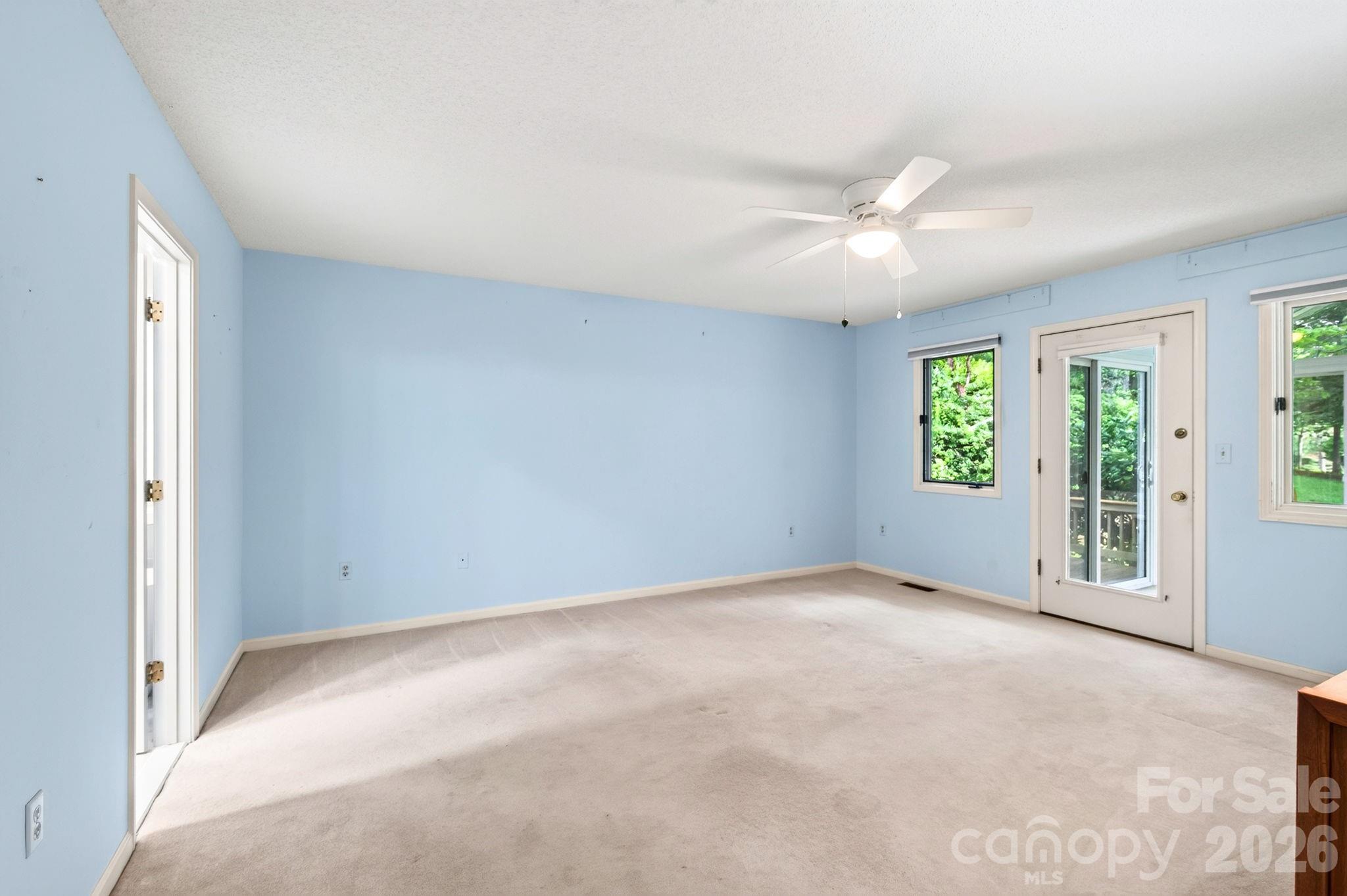 23 S Oaks Circle