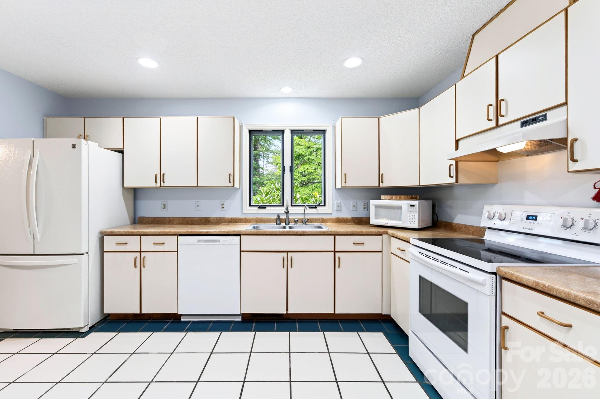 23 S Oaks Circle