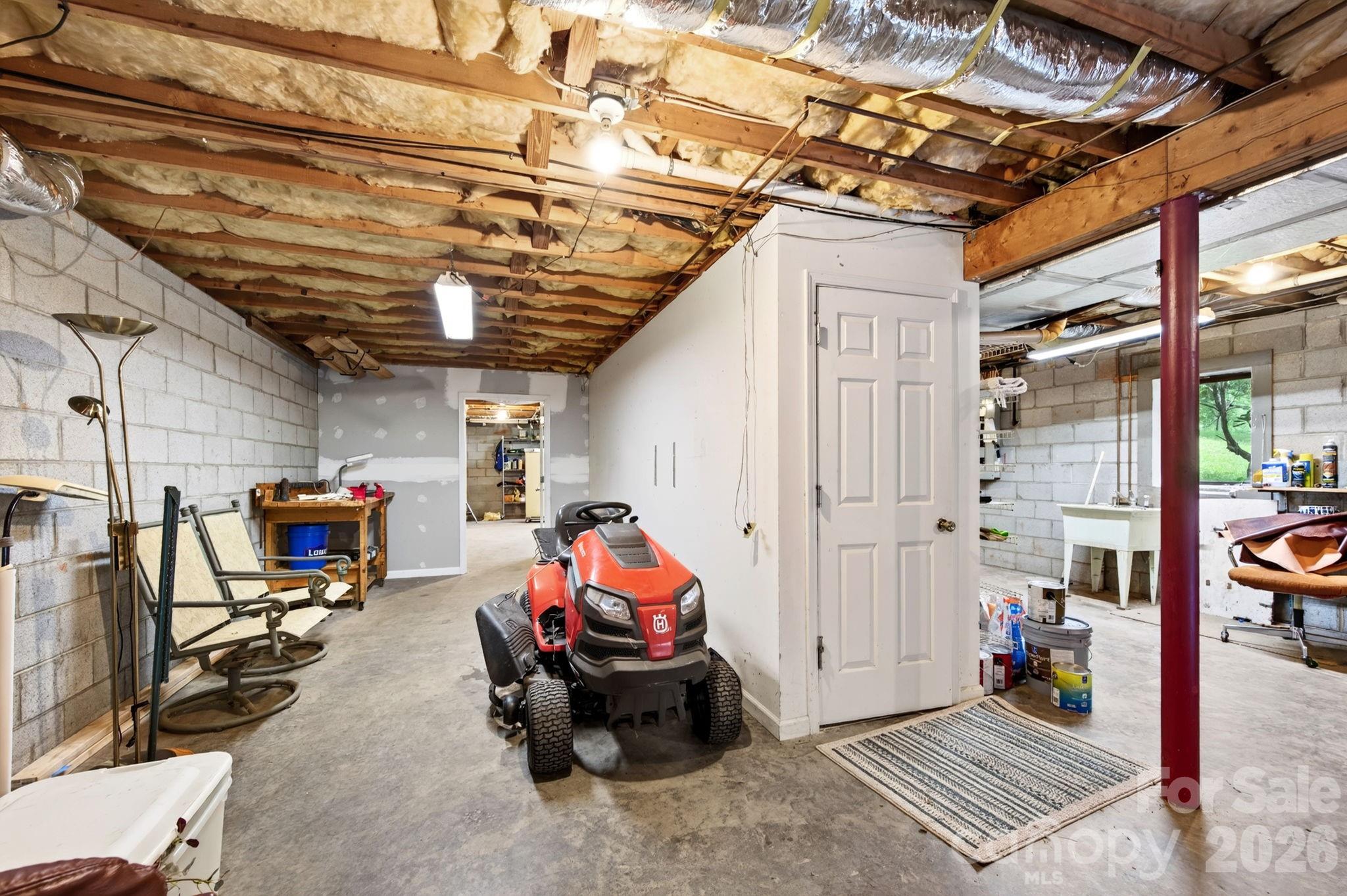 23 S Oaks Circle