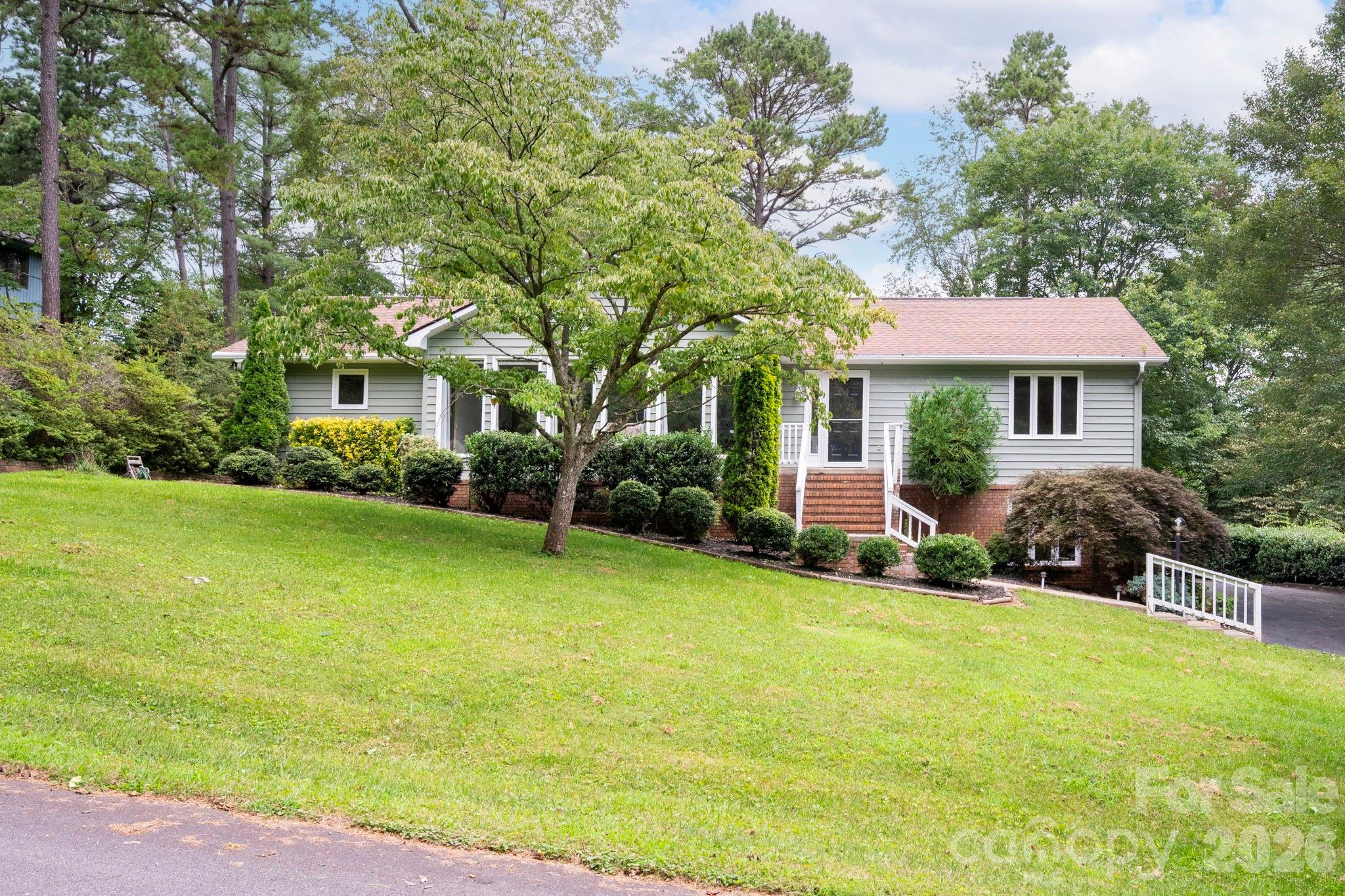 23 S Oaks Circle