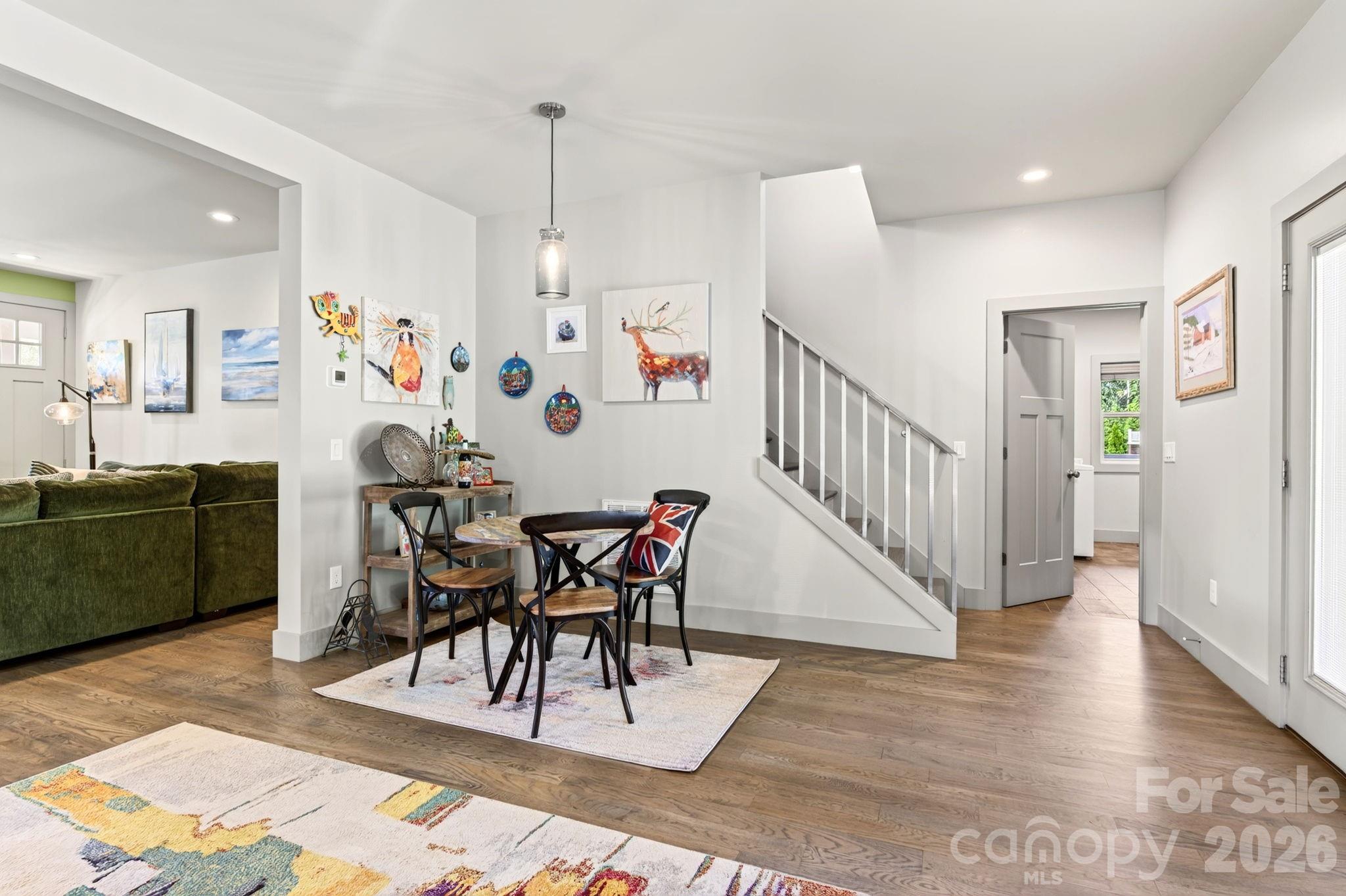 8 W Haven Lane