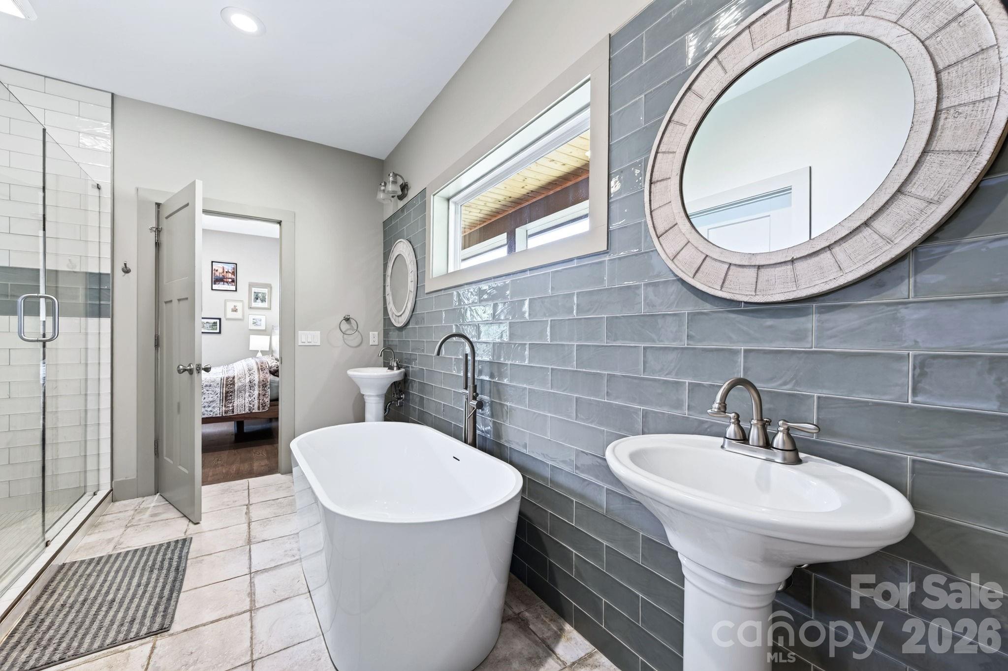 8 W Haven Lane