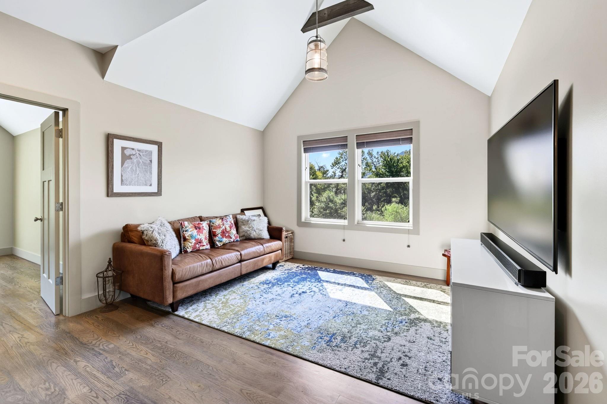 8 W Haven Lane