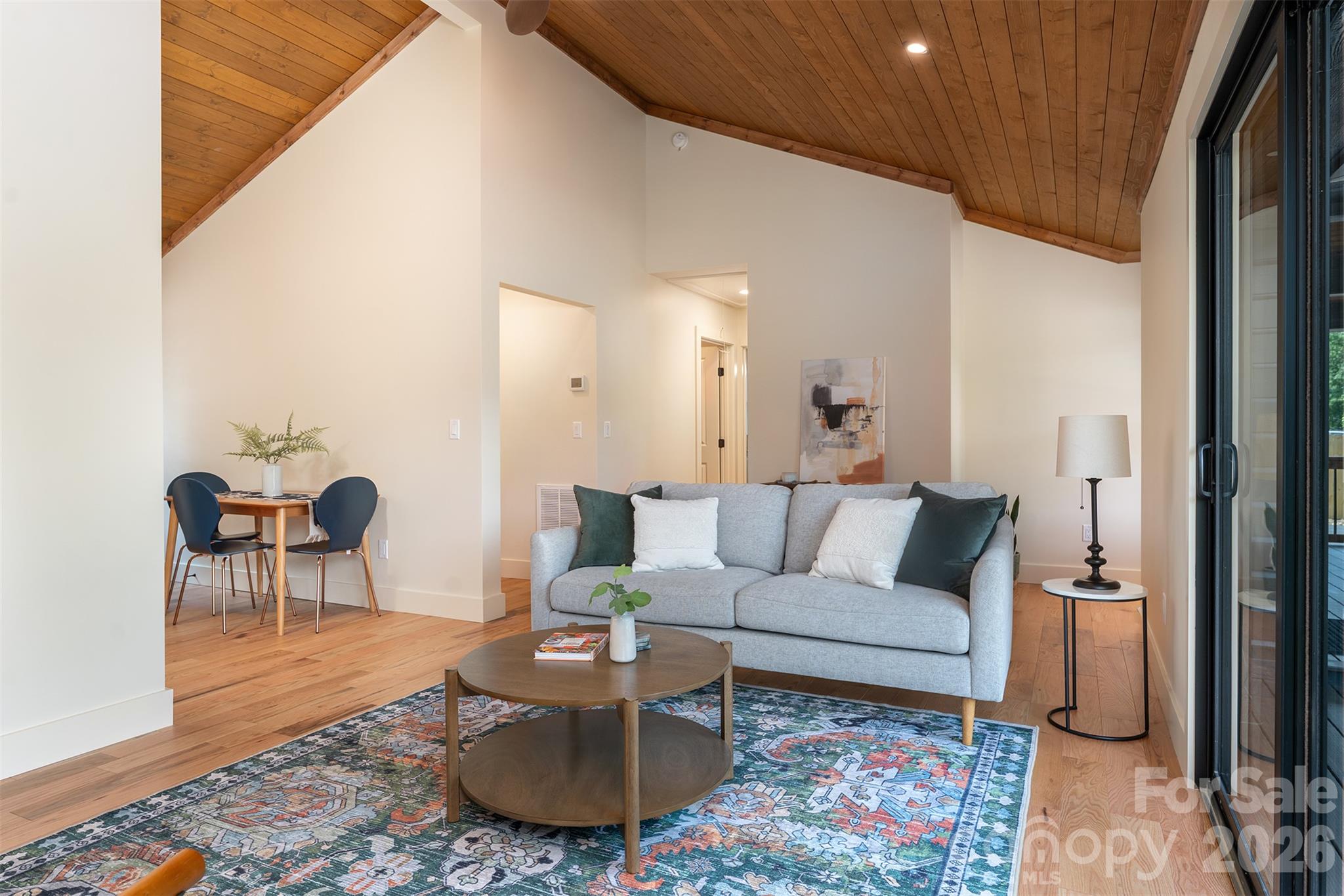 11 Pine Circle