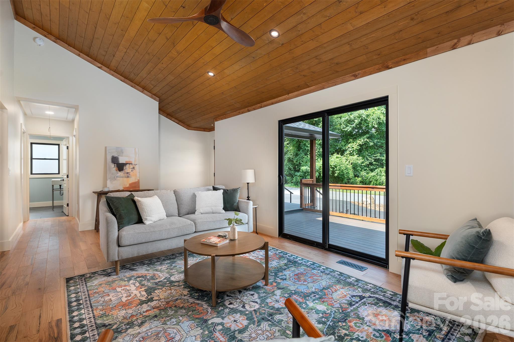 11 Pine Circle