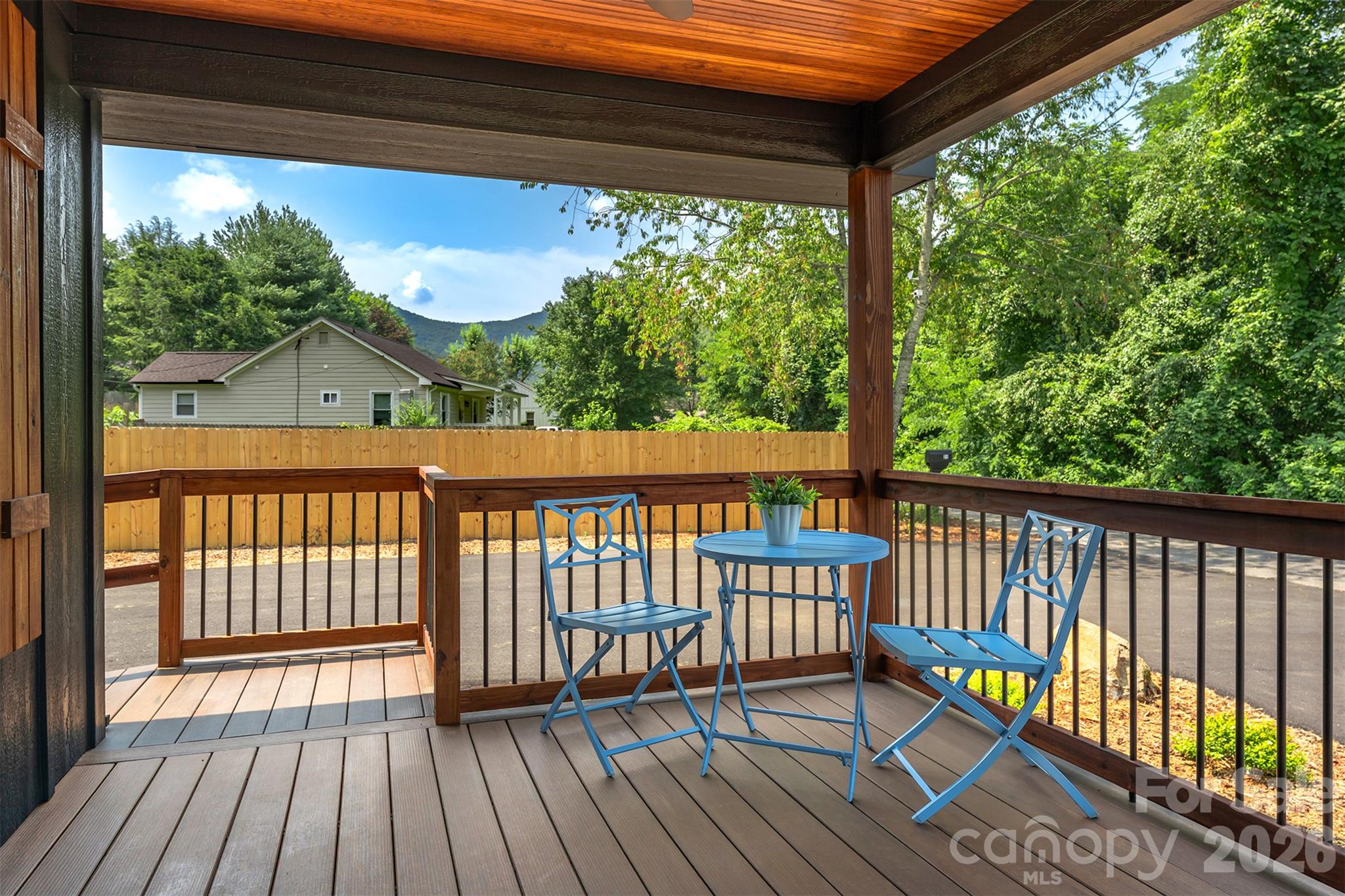 11 Pine Circle