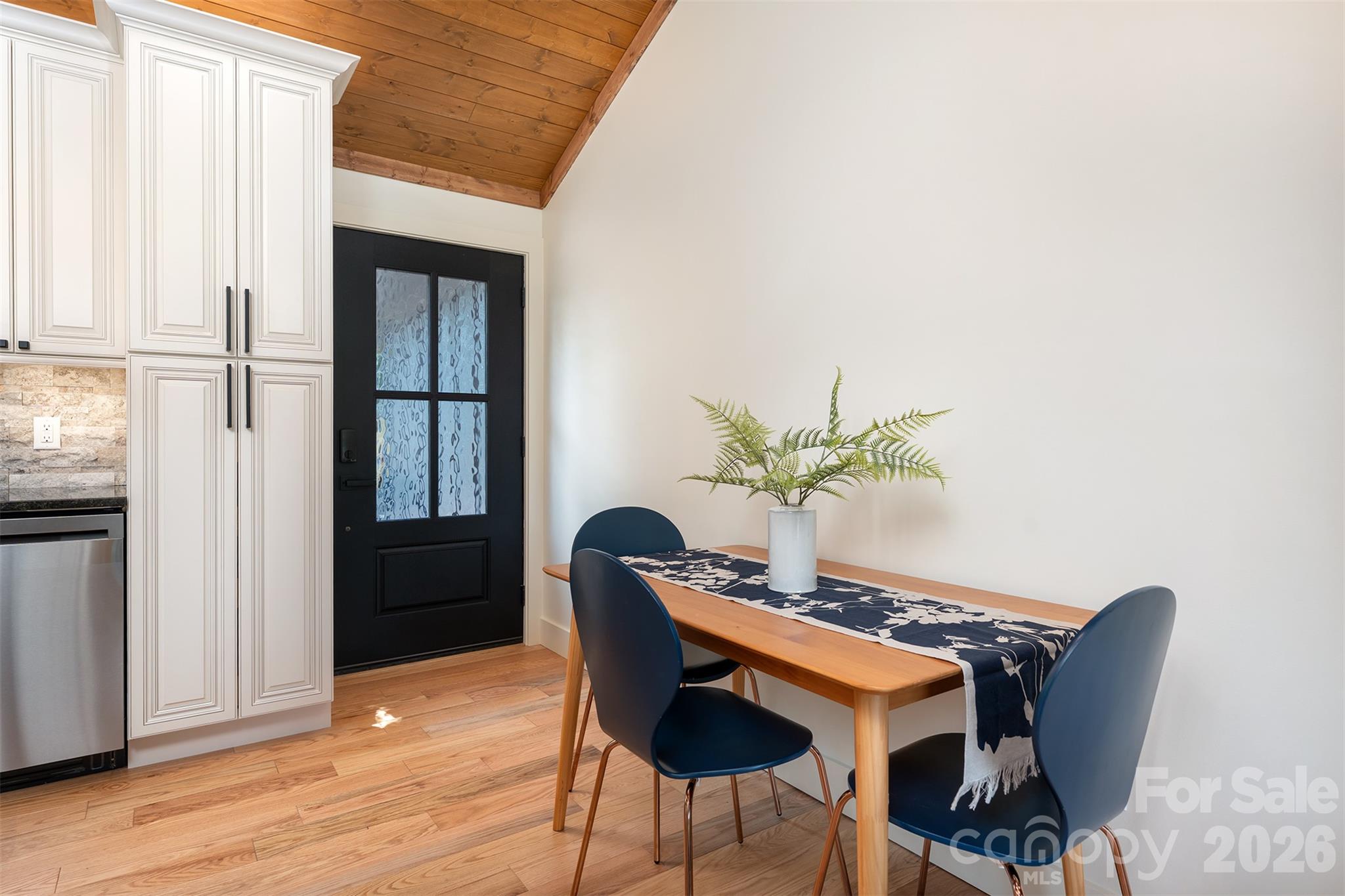 11 Pine Circle