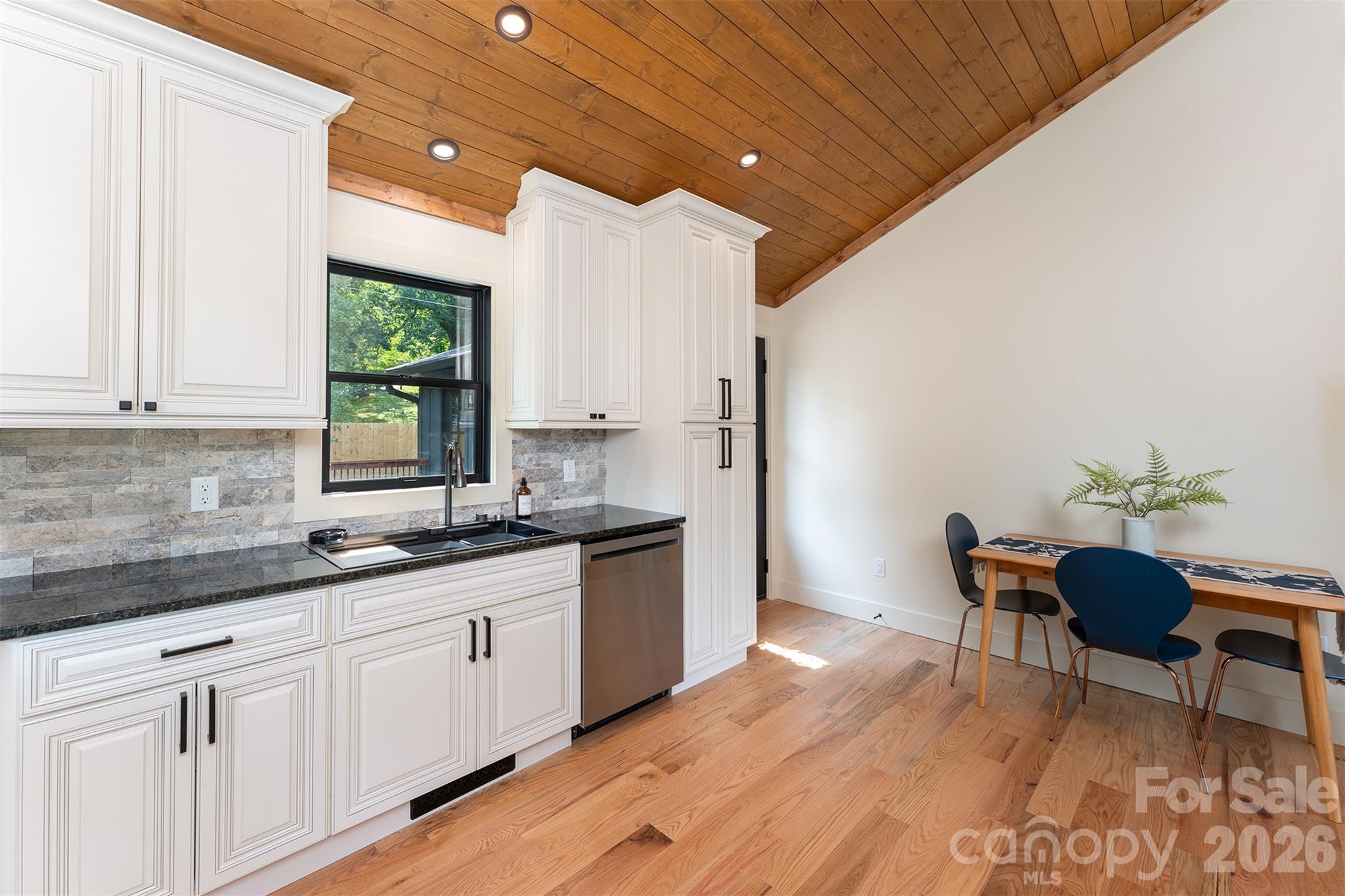 11 Pine Circle