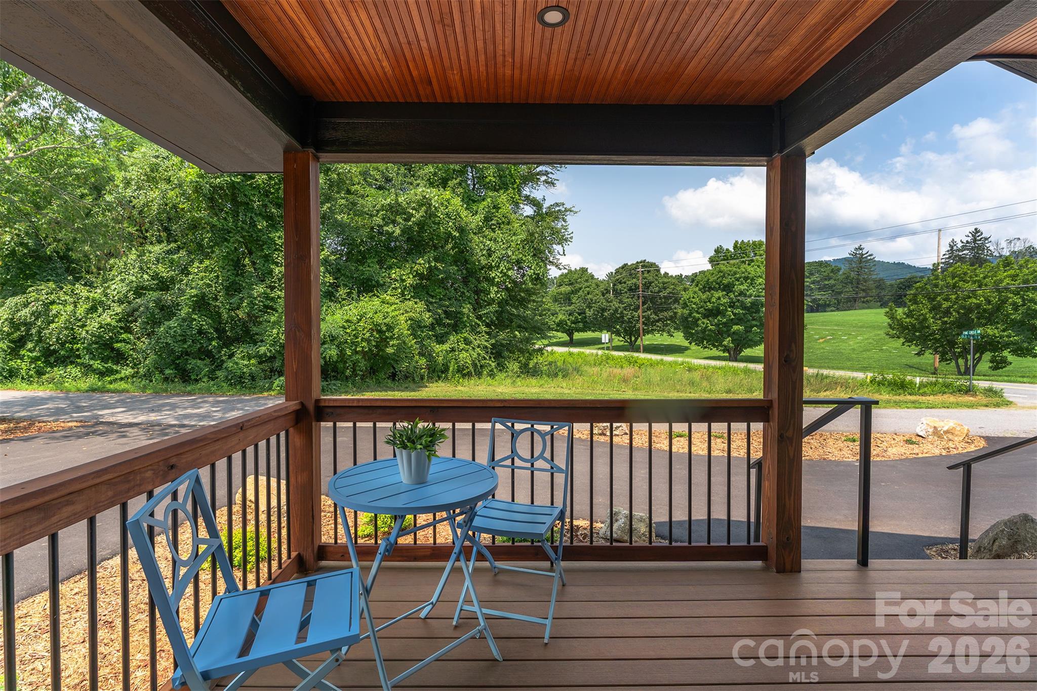 11 Pine Circle