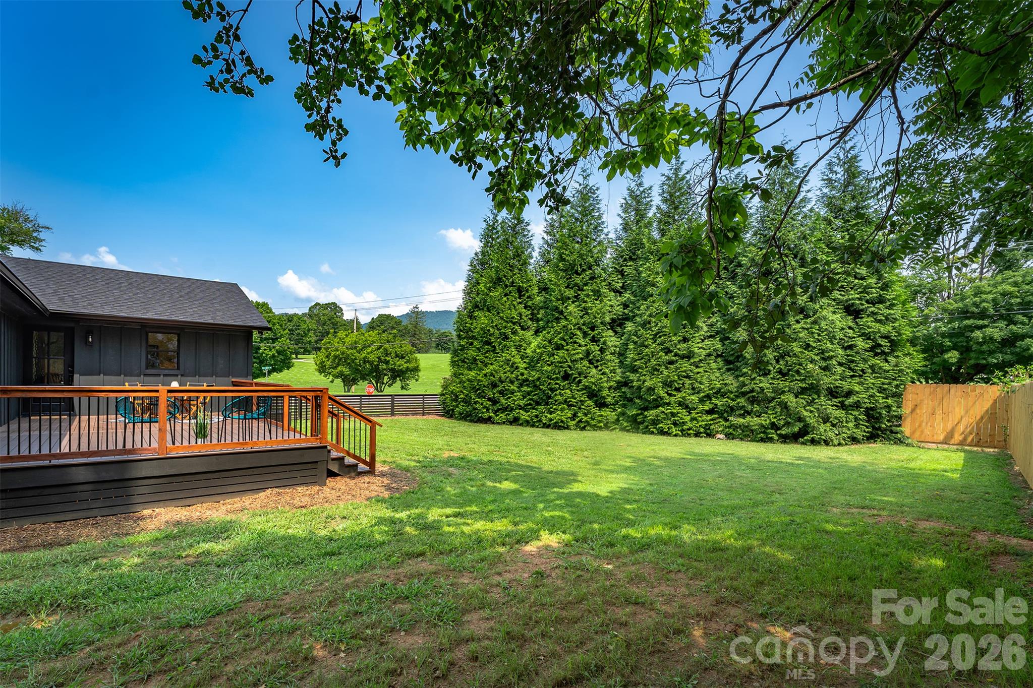11 Pine Circle