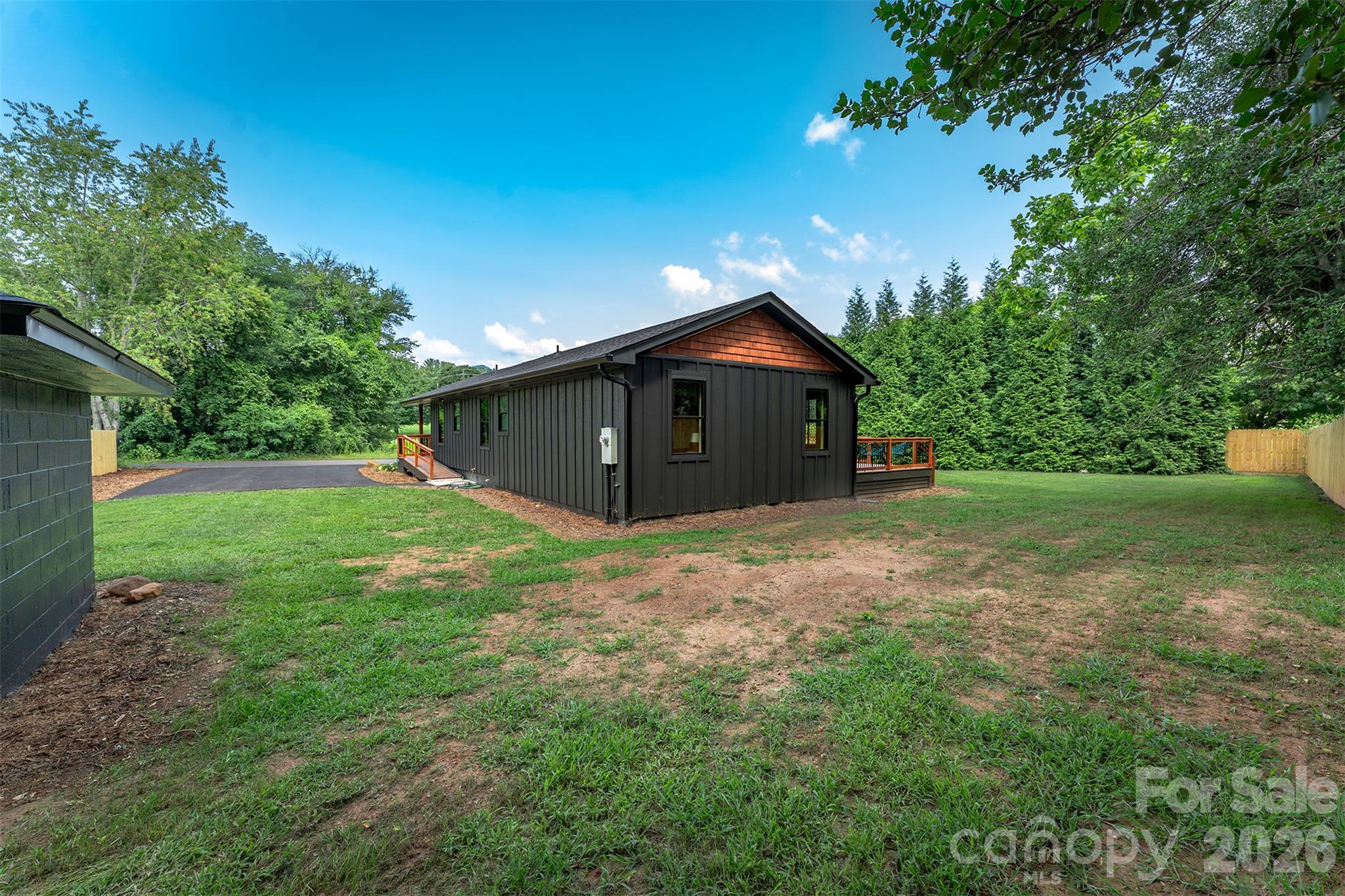 11 Pine Circle