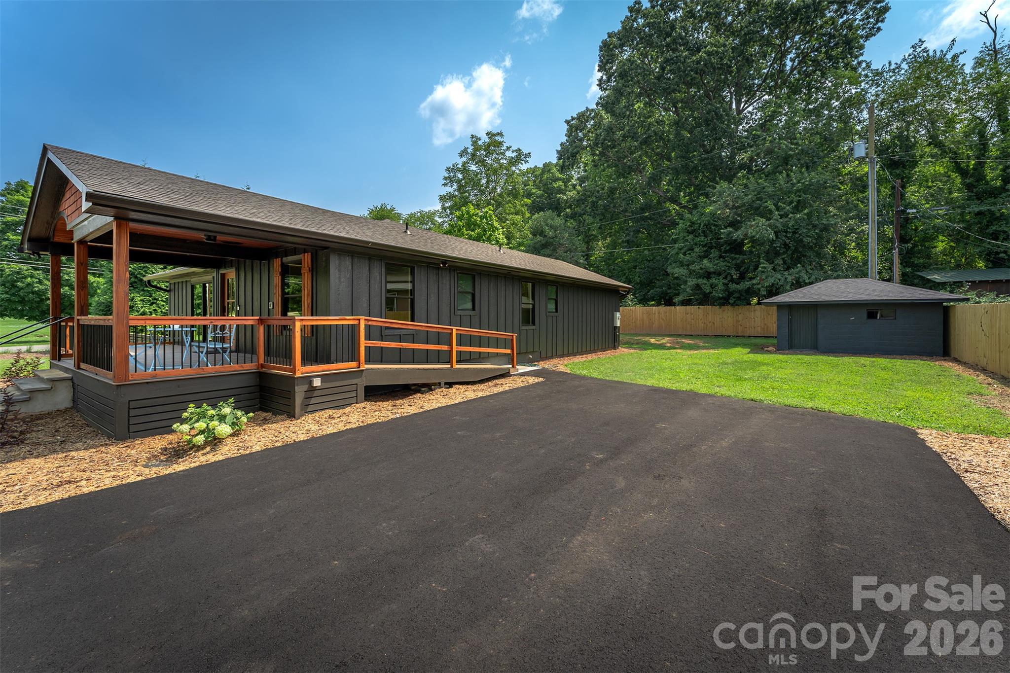 11 Pine Circle