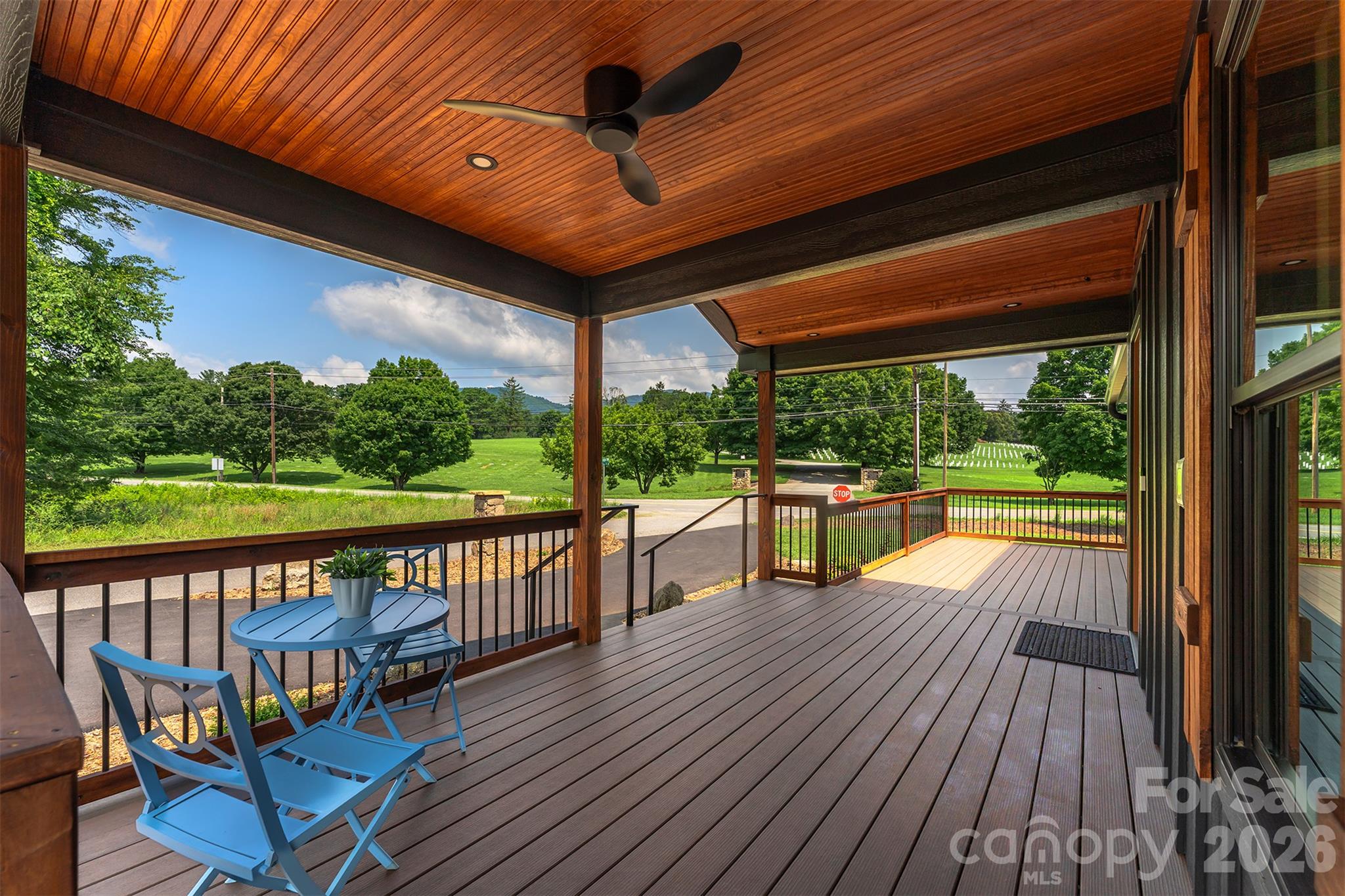 11 Pine Circle