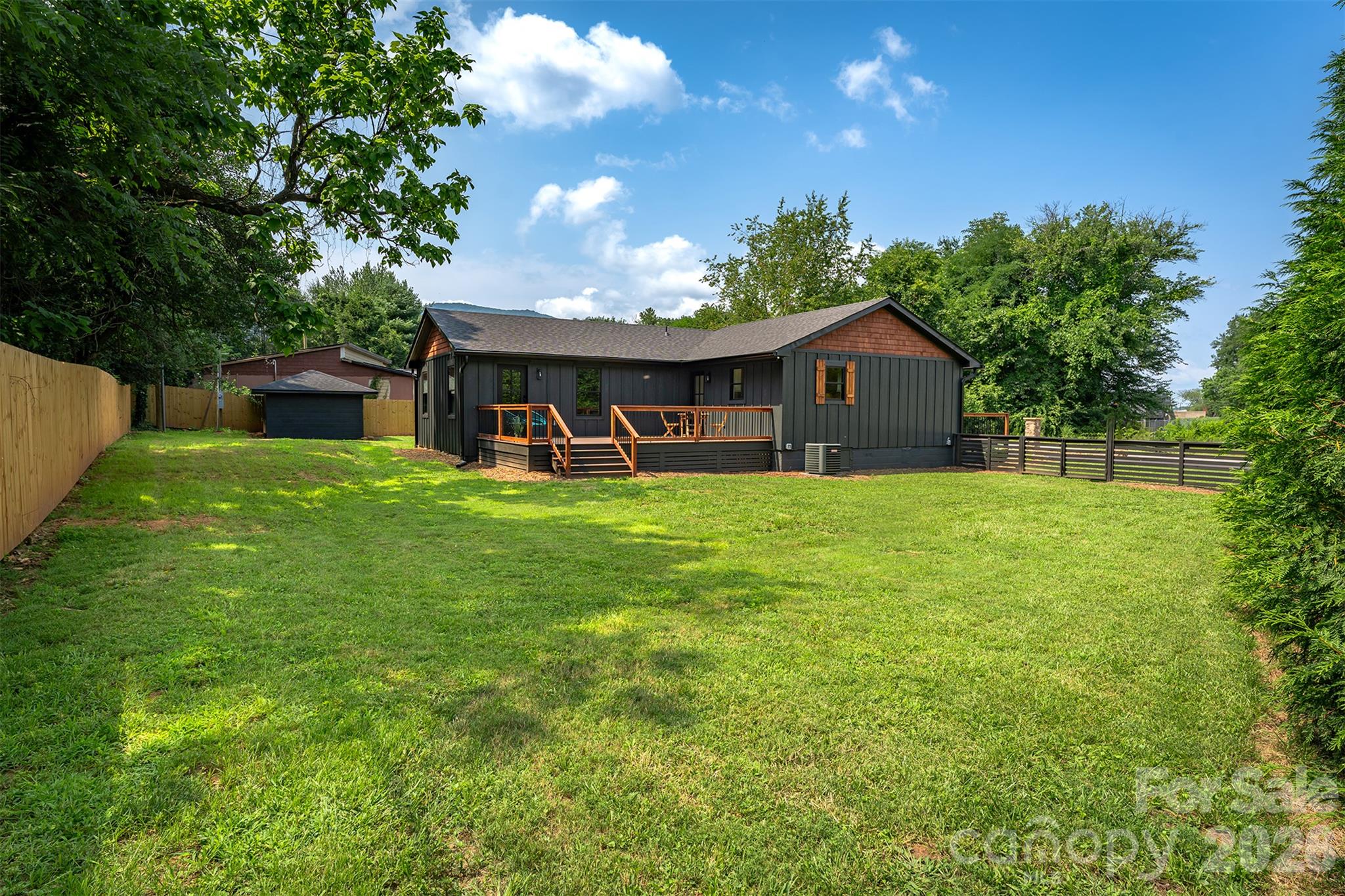 11 Pine Circle