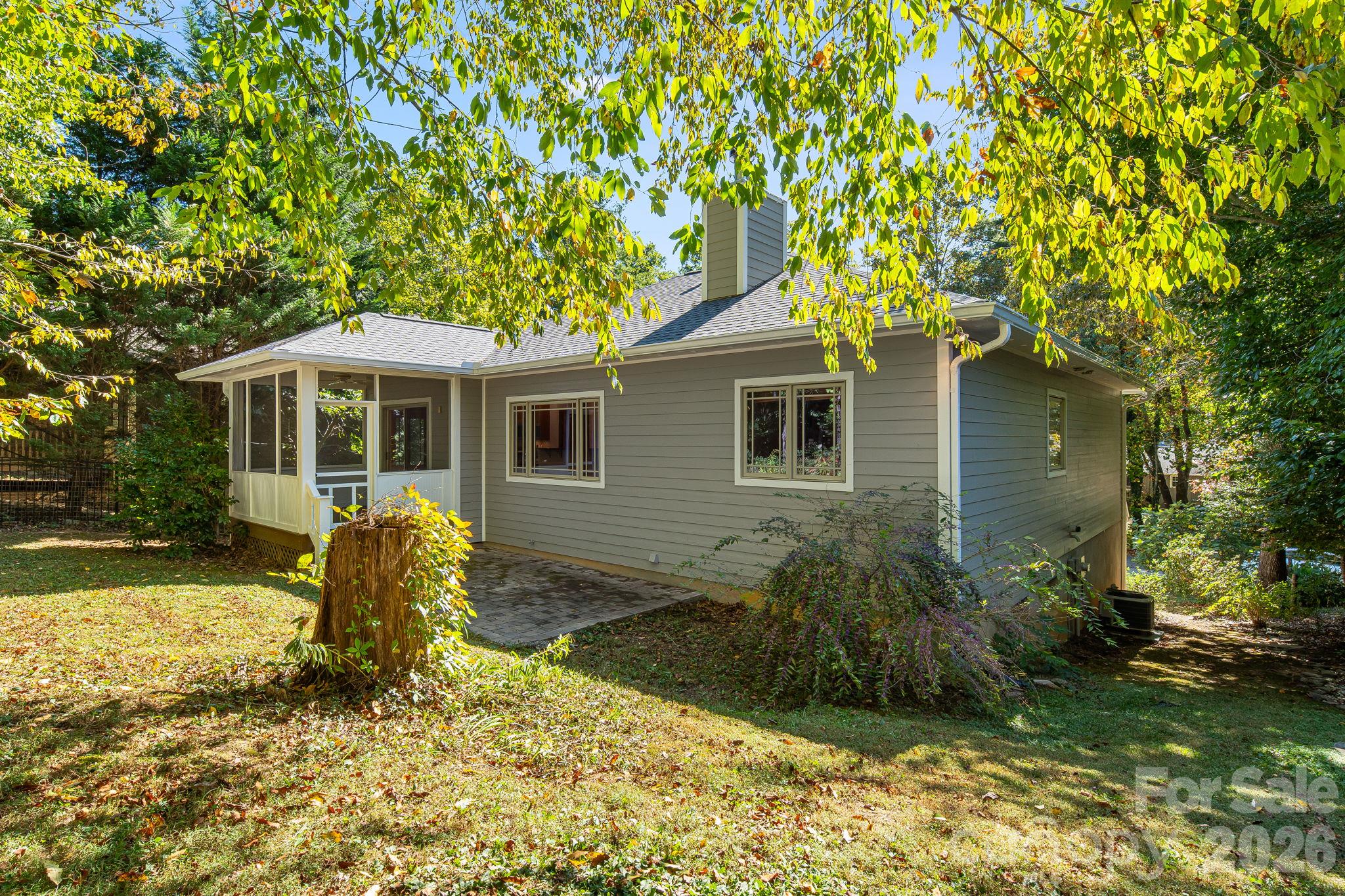 21 Lake Avenue