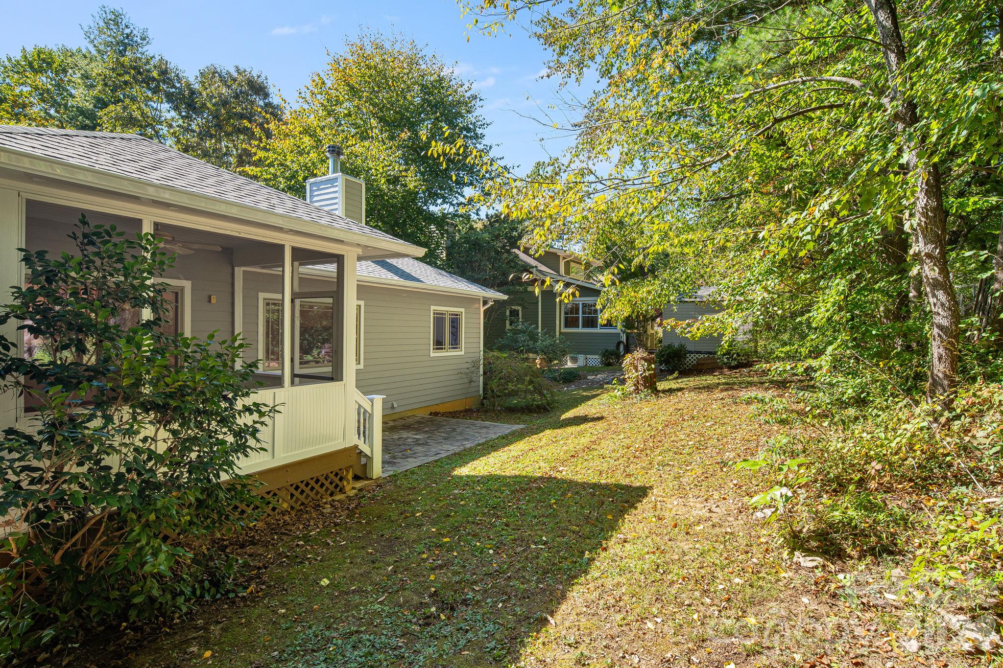 21 Lake Avenue