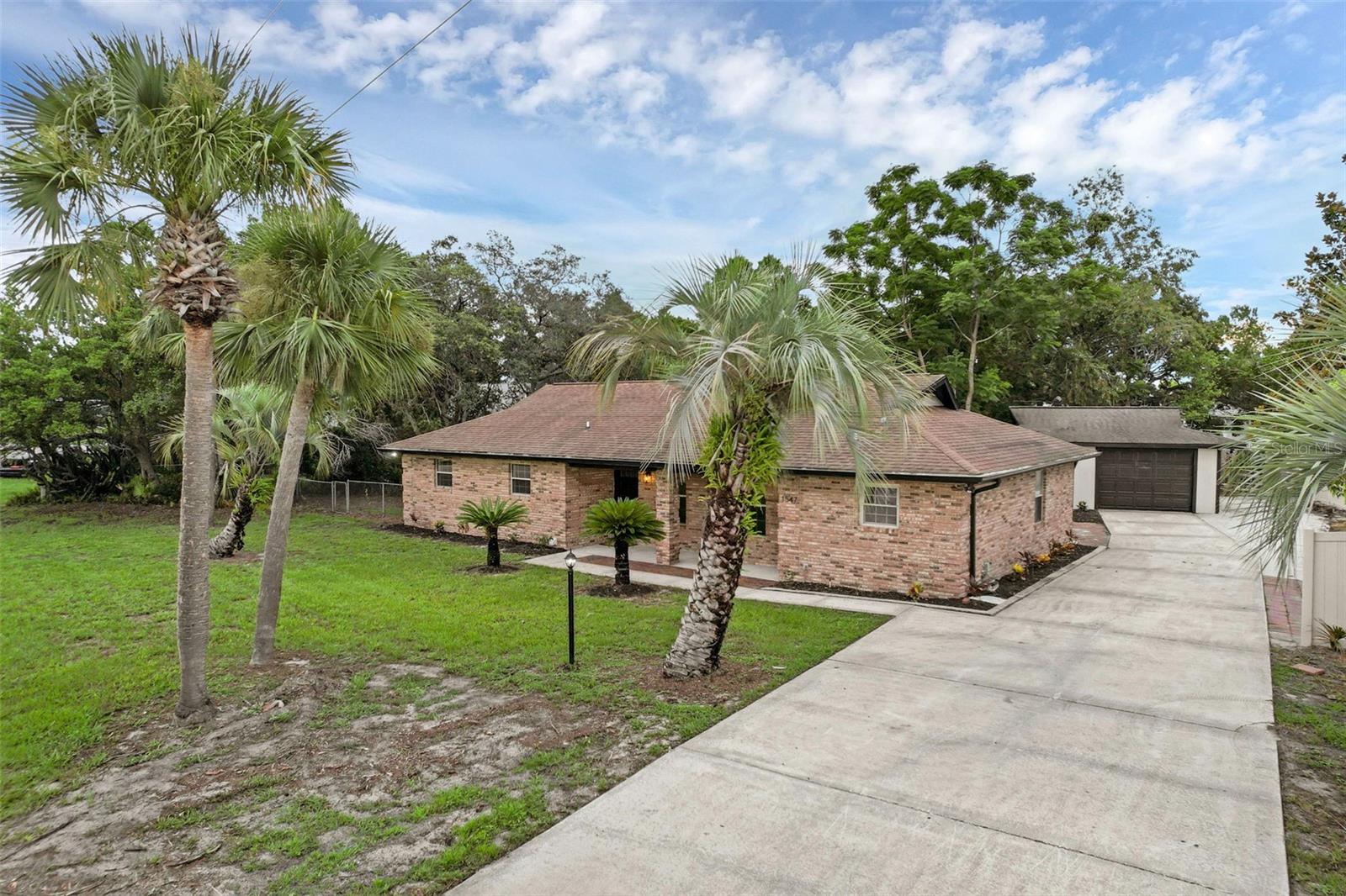 1547 BAVON DR