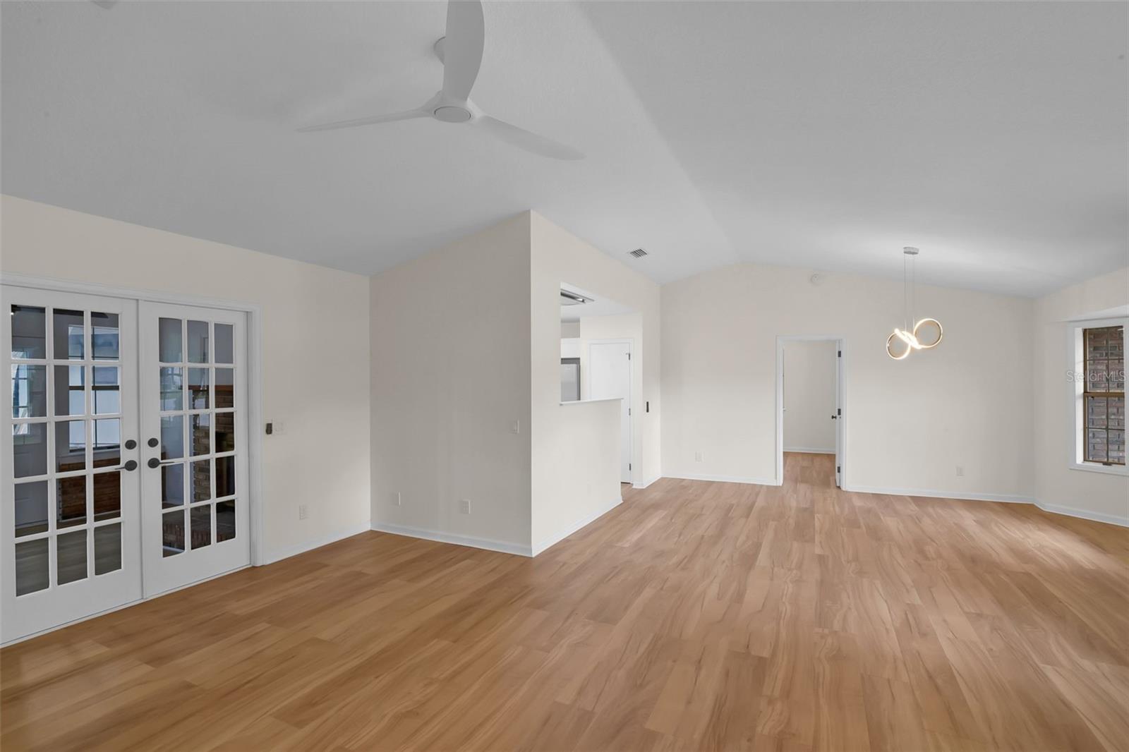 1547 BAVON DR