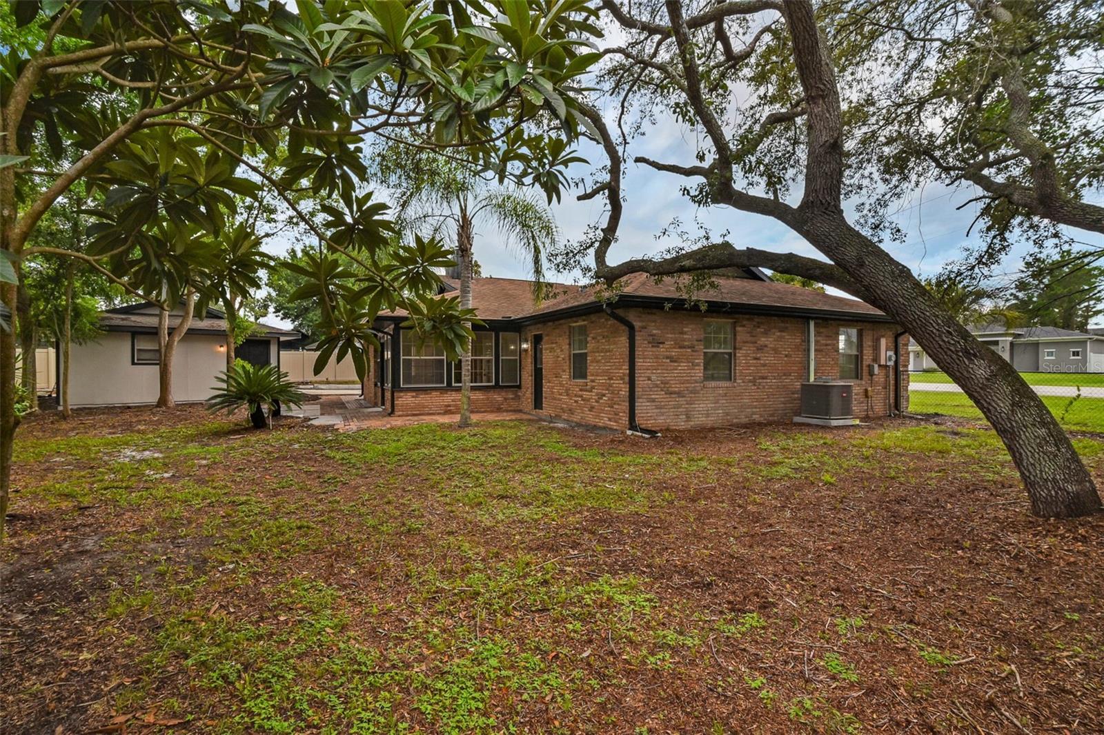 1547 BAVON DR