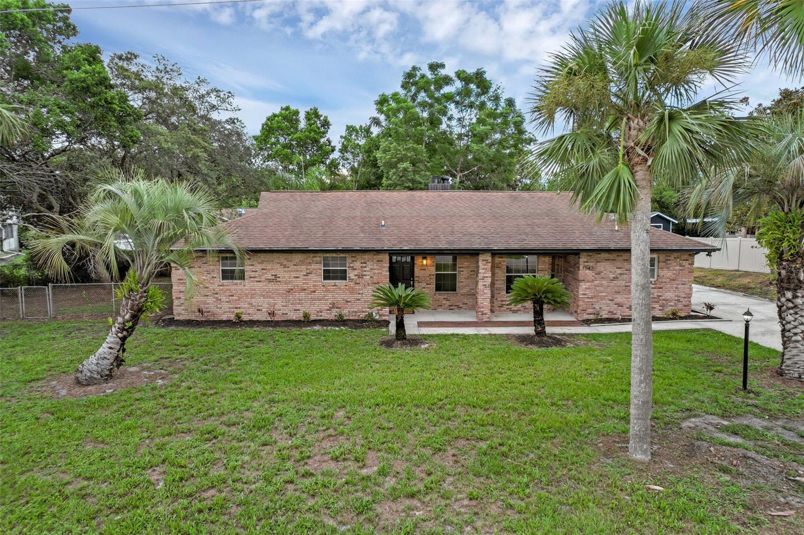 1547 BAVON DR