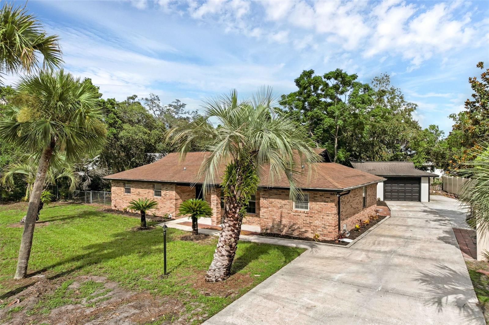1547 BAVON DR