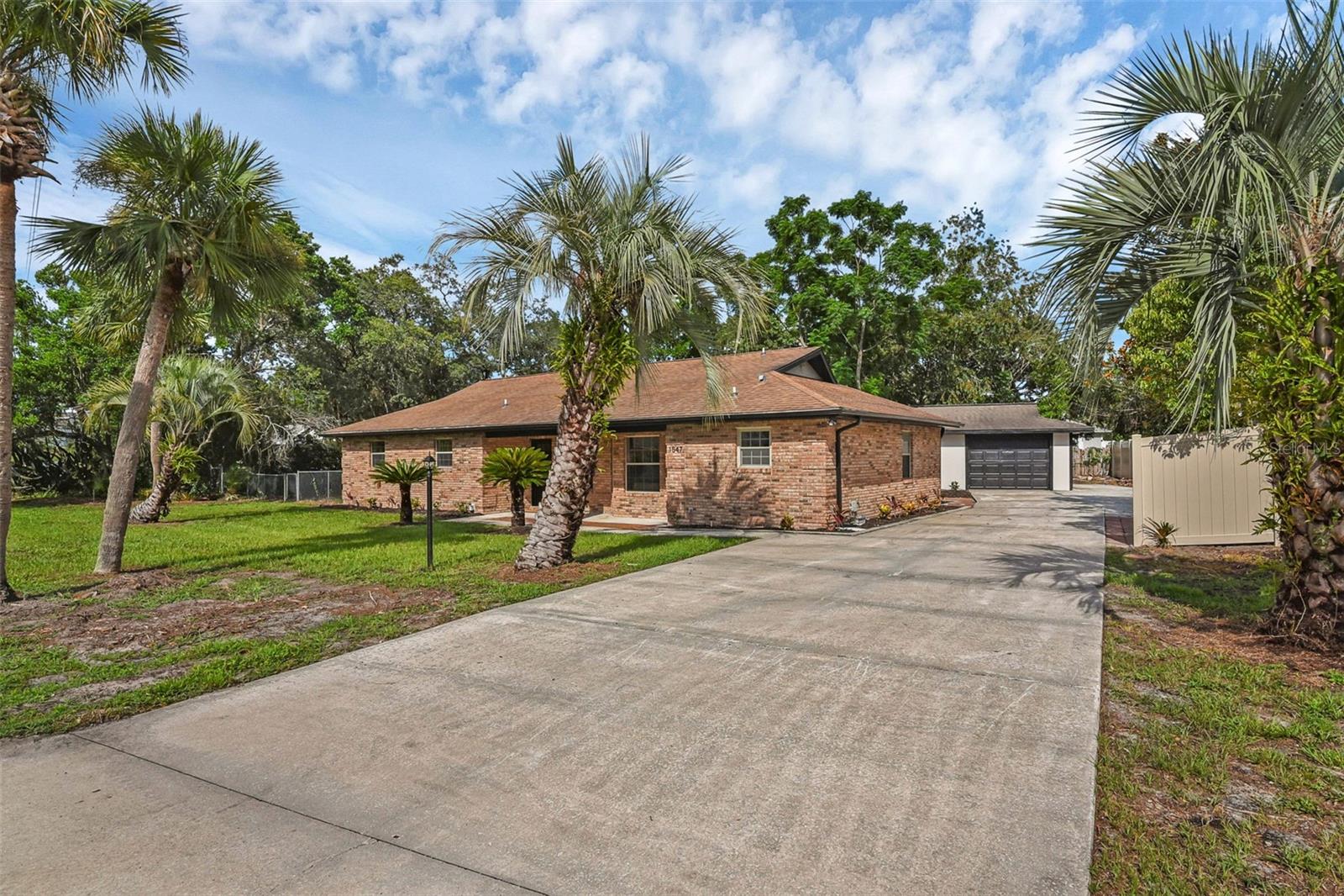 1547 BAVON DR