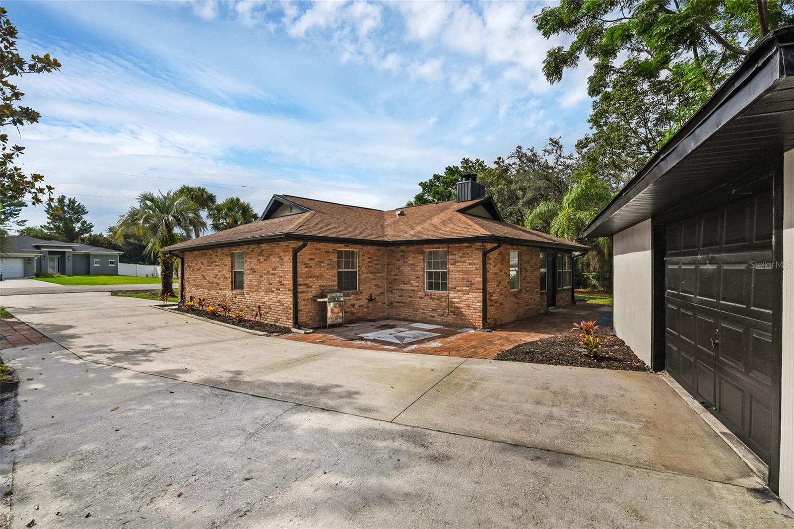 1547 BAVON DR