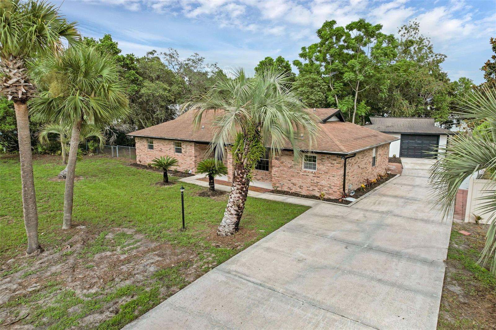 1547 BAVON DR
