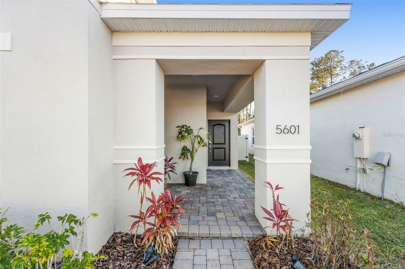 5601 ESTERO LOOP