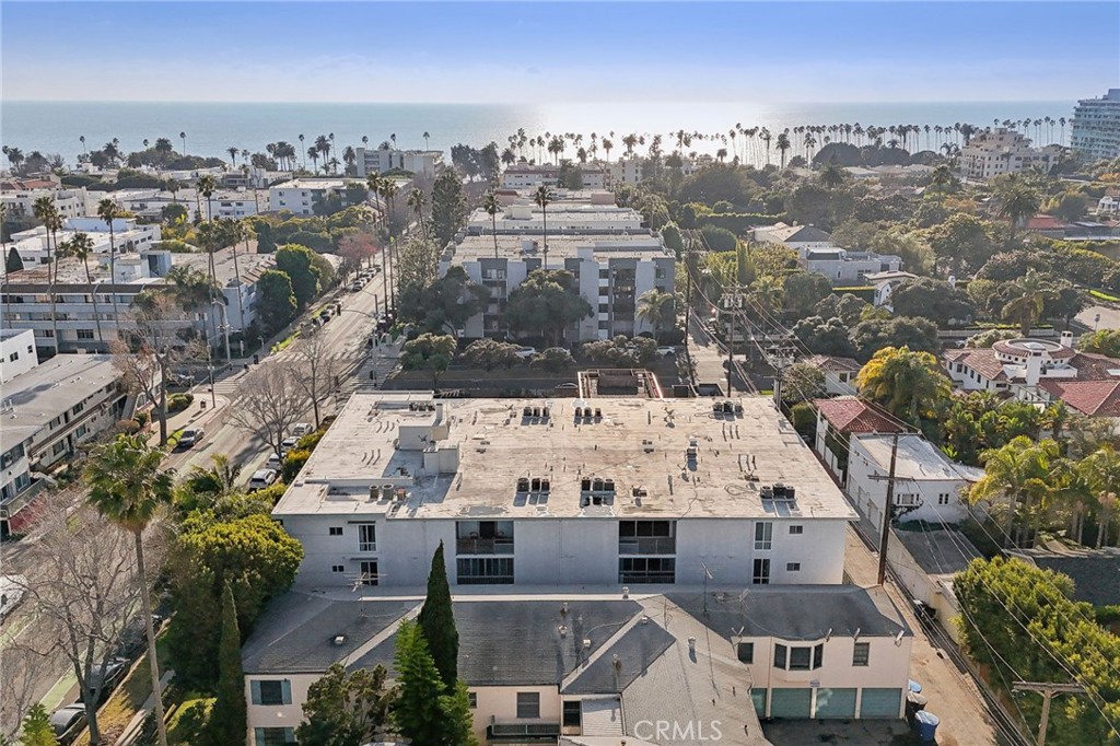415 Montana Avenue 305