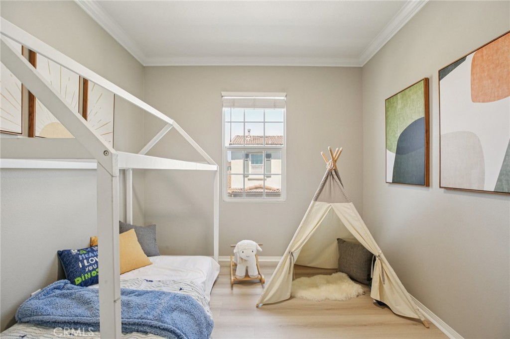 15212 Cambridge Street