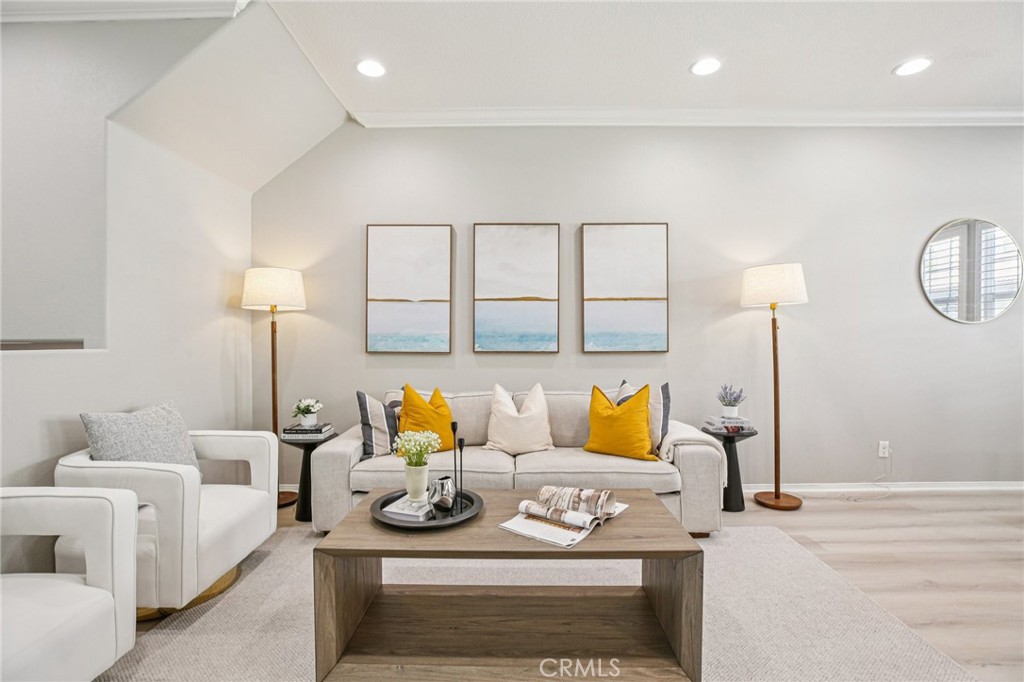 15212 Cambridge Street