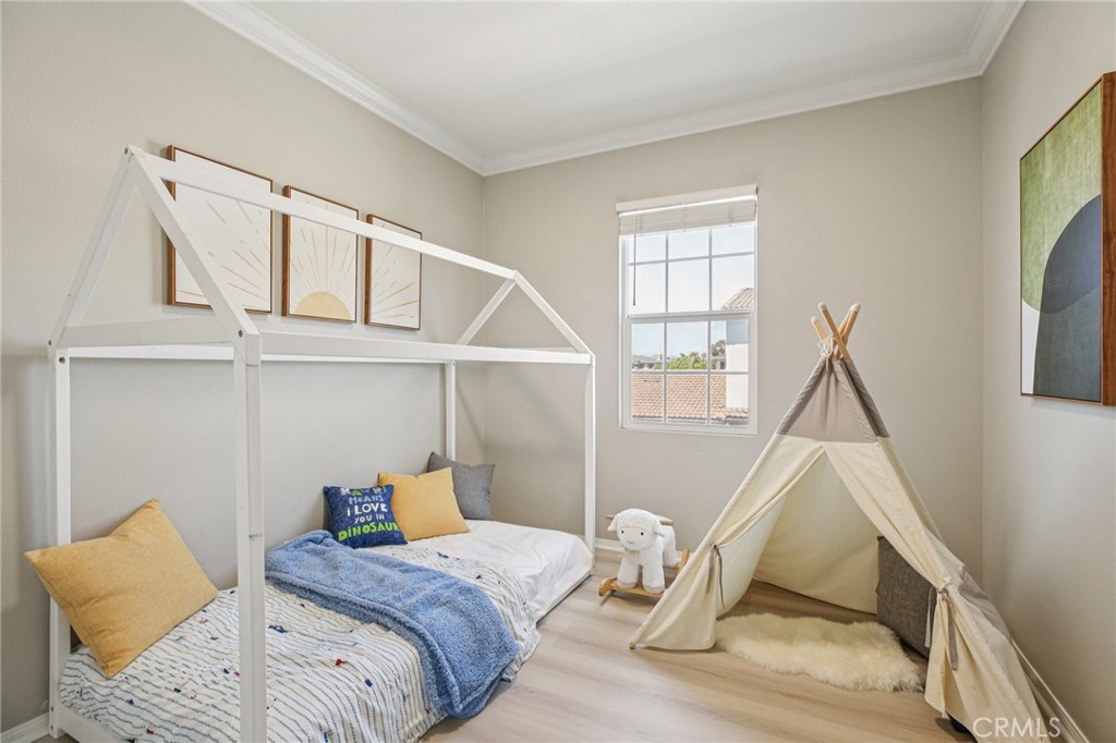 15212 Cambridge Street