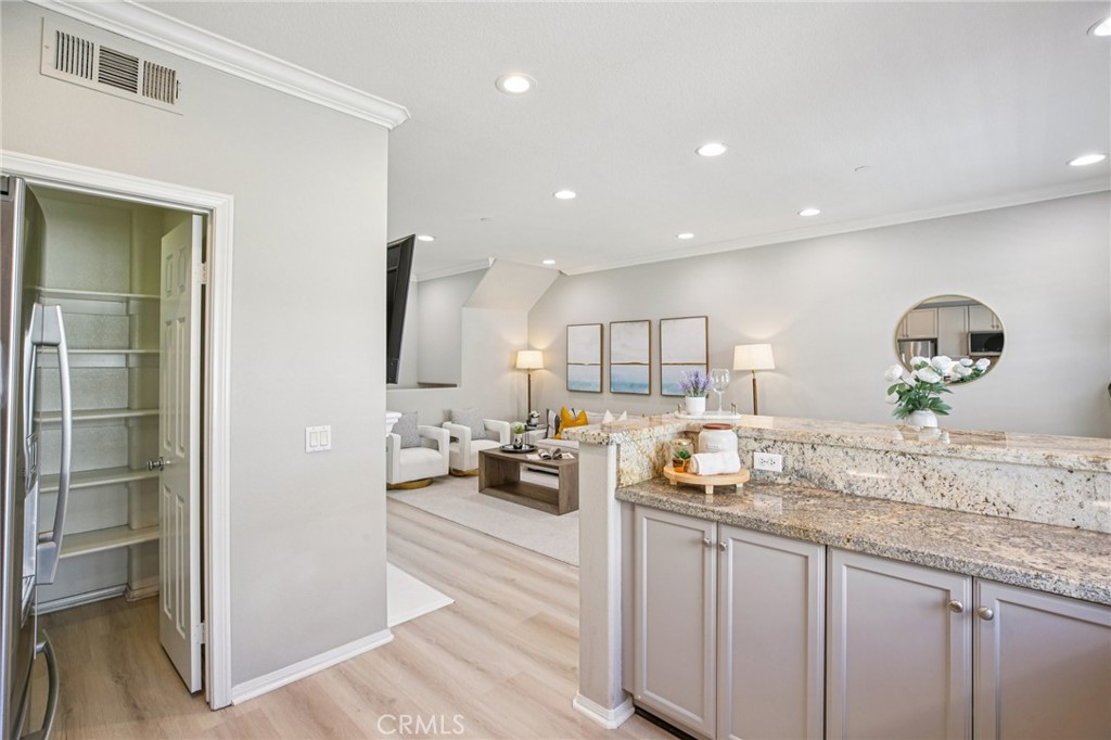 15212 Cambridge Street