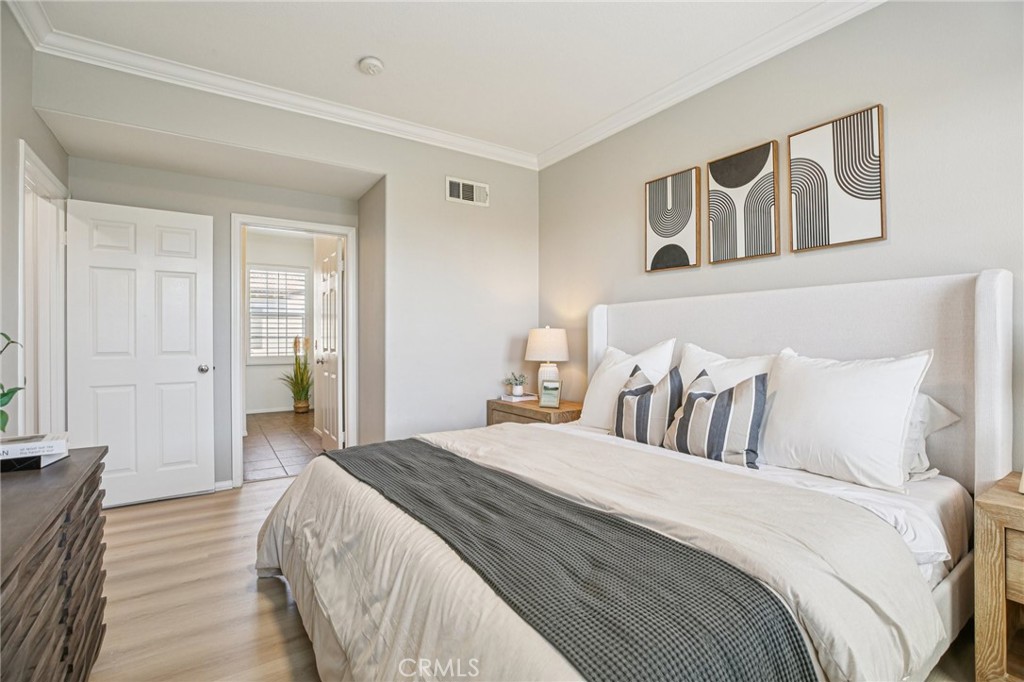 15212 Cambridge Street