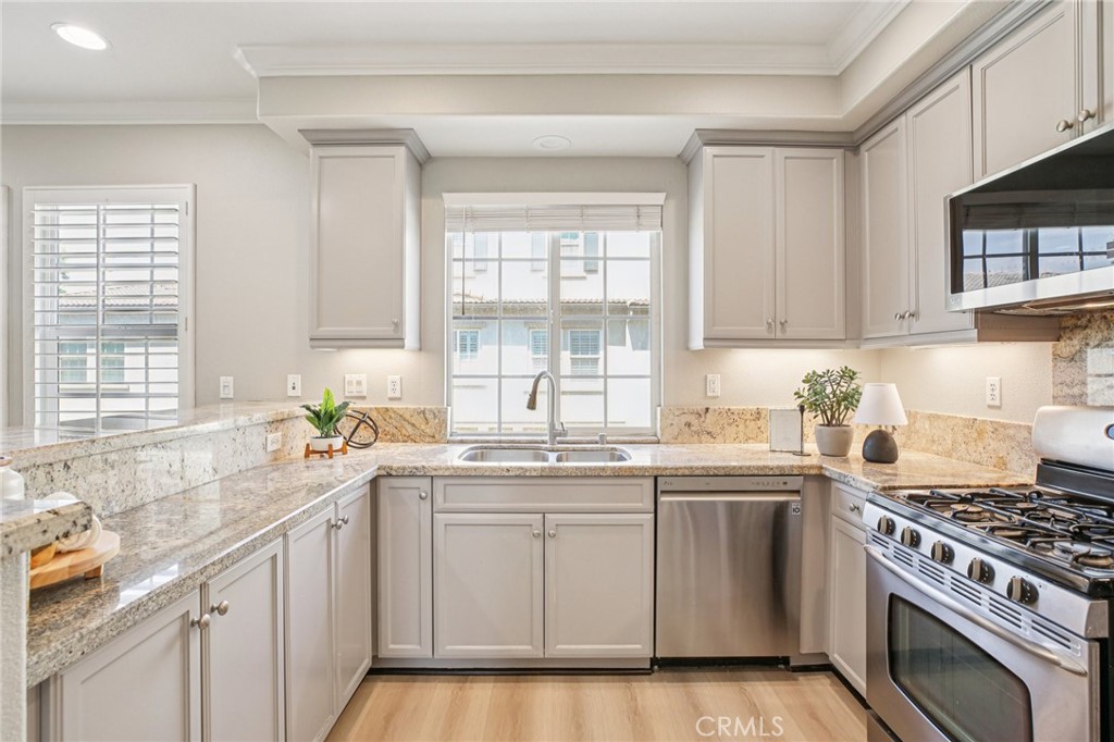 15212 Cambridge Street