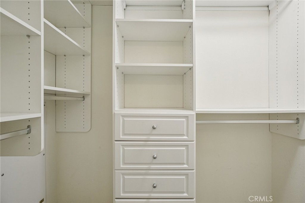 15212 Cambridge Street