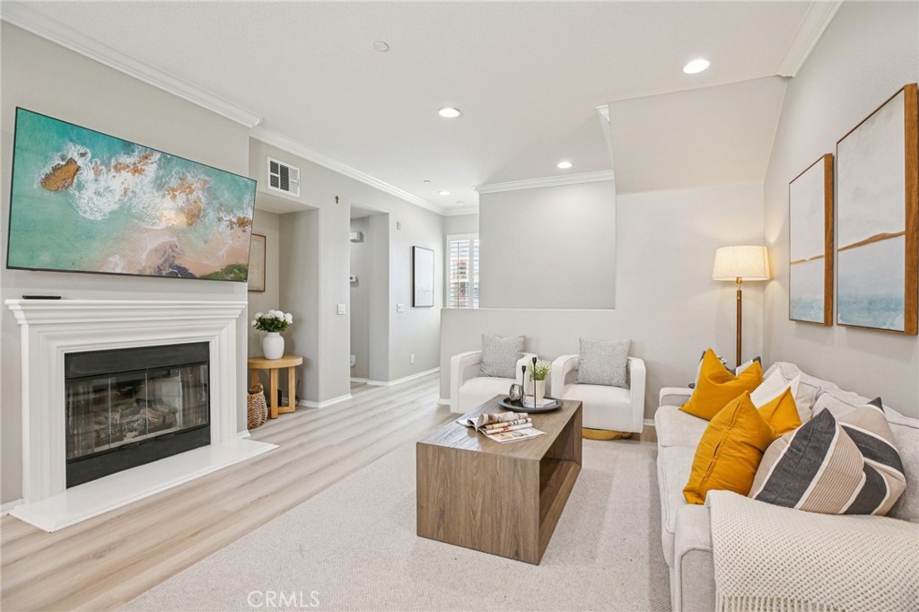 15212 Cambridge Street