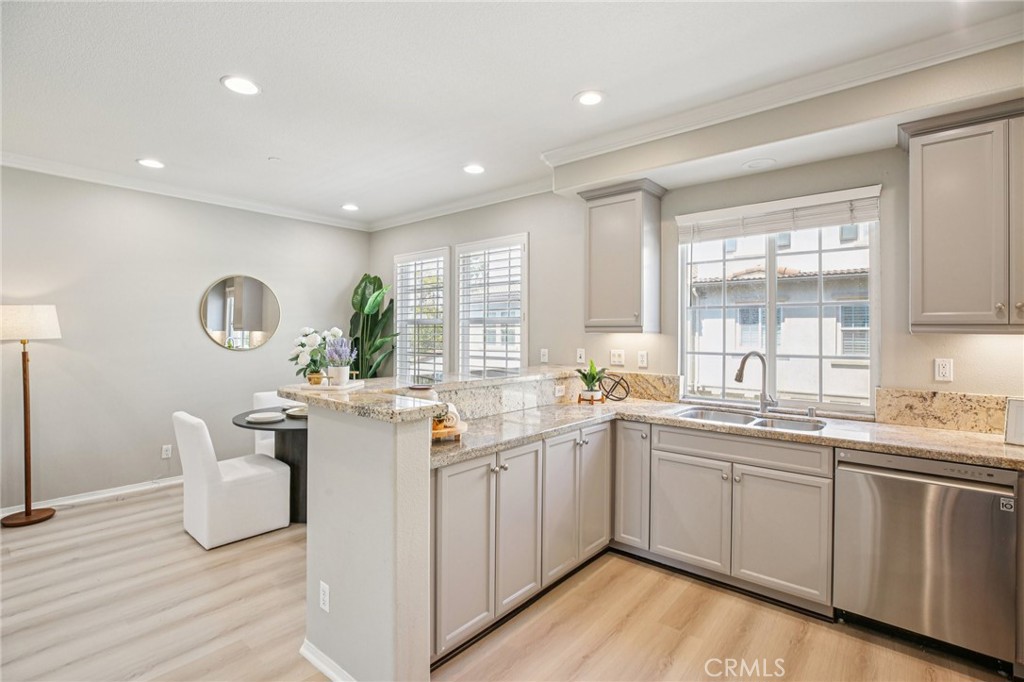 15212 Cambridge Street