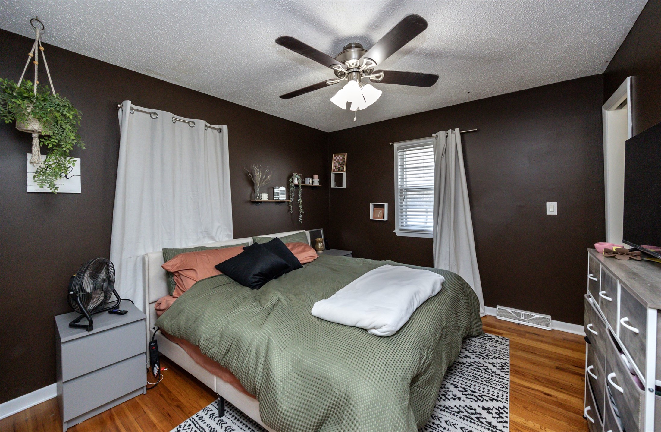 5012 Lyndale Drive