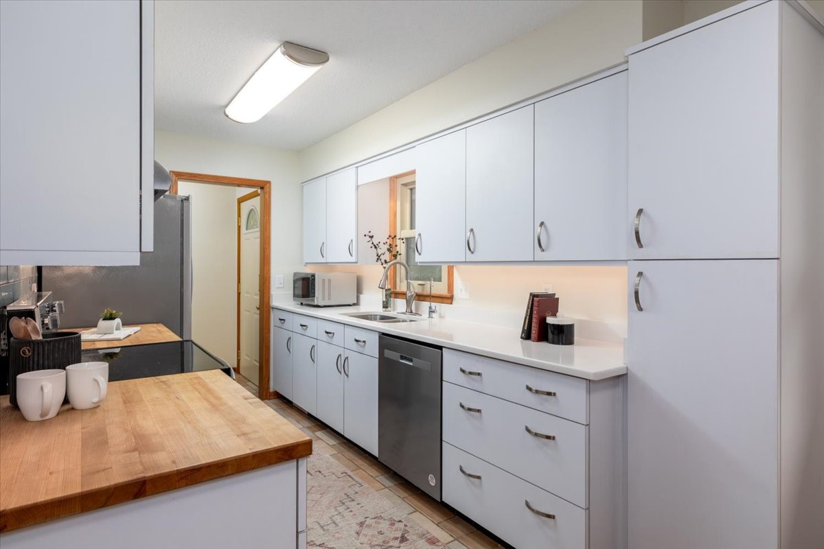1060 NW 70th Place