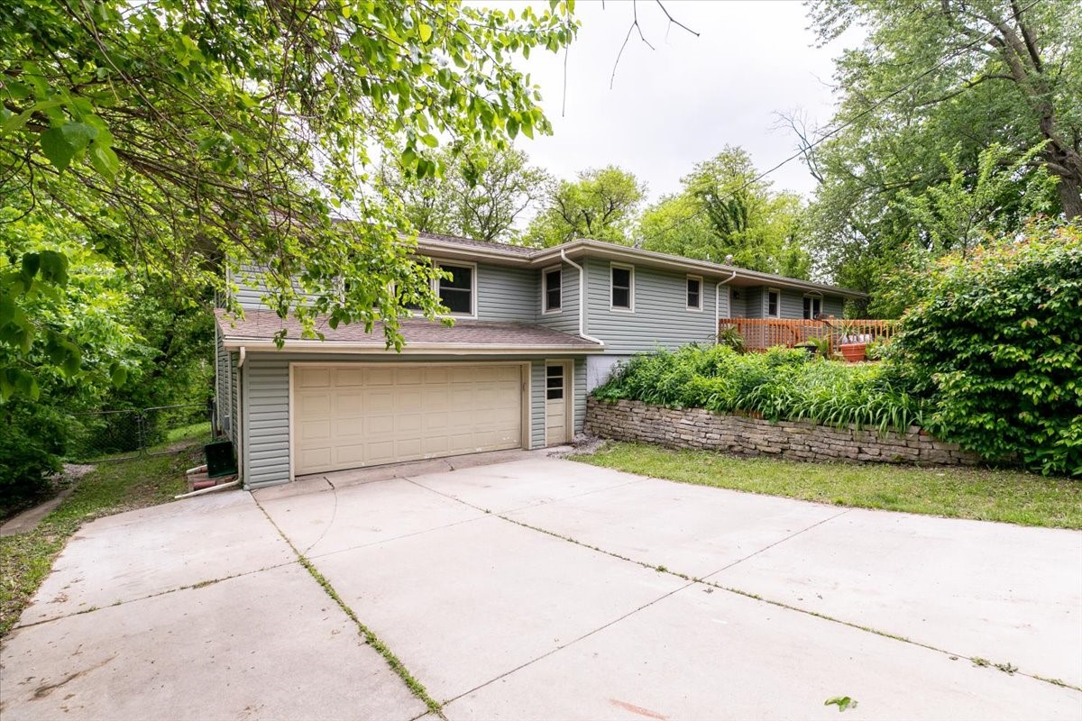 1060 NW 70th Place