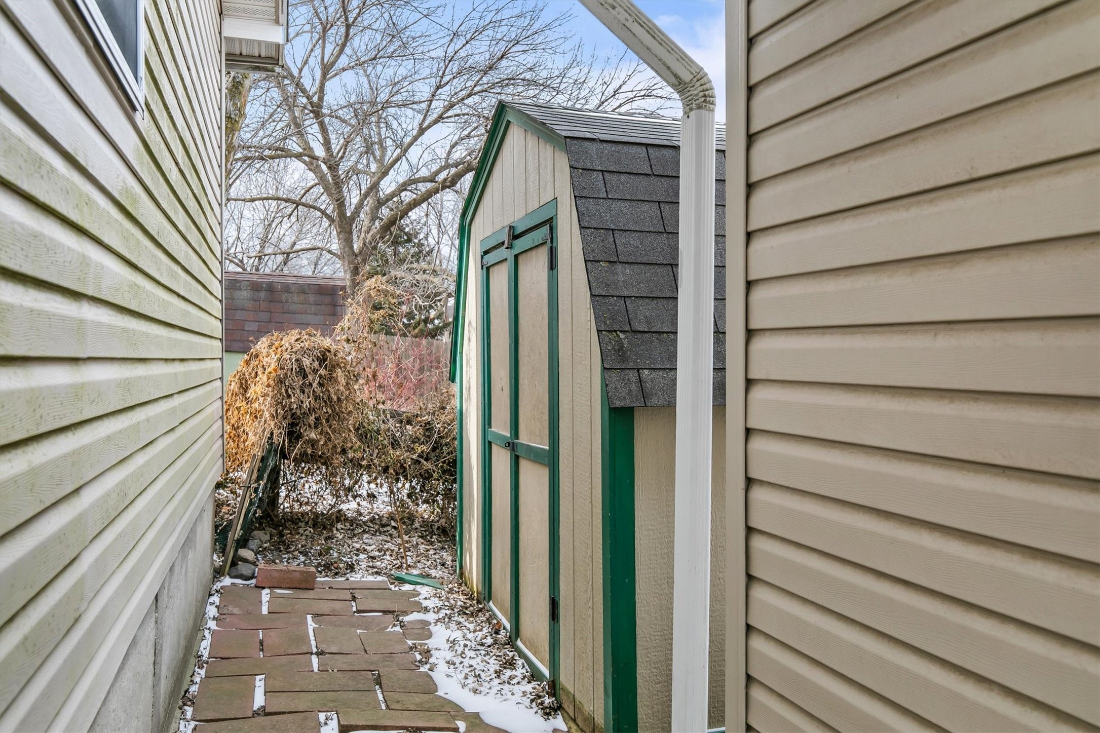 709 NE 9th Street