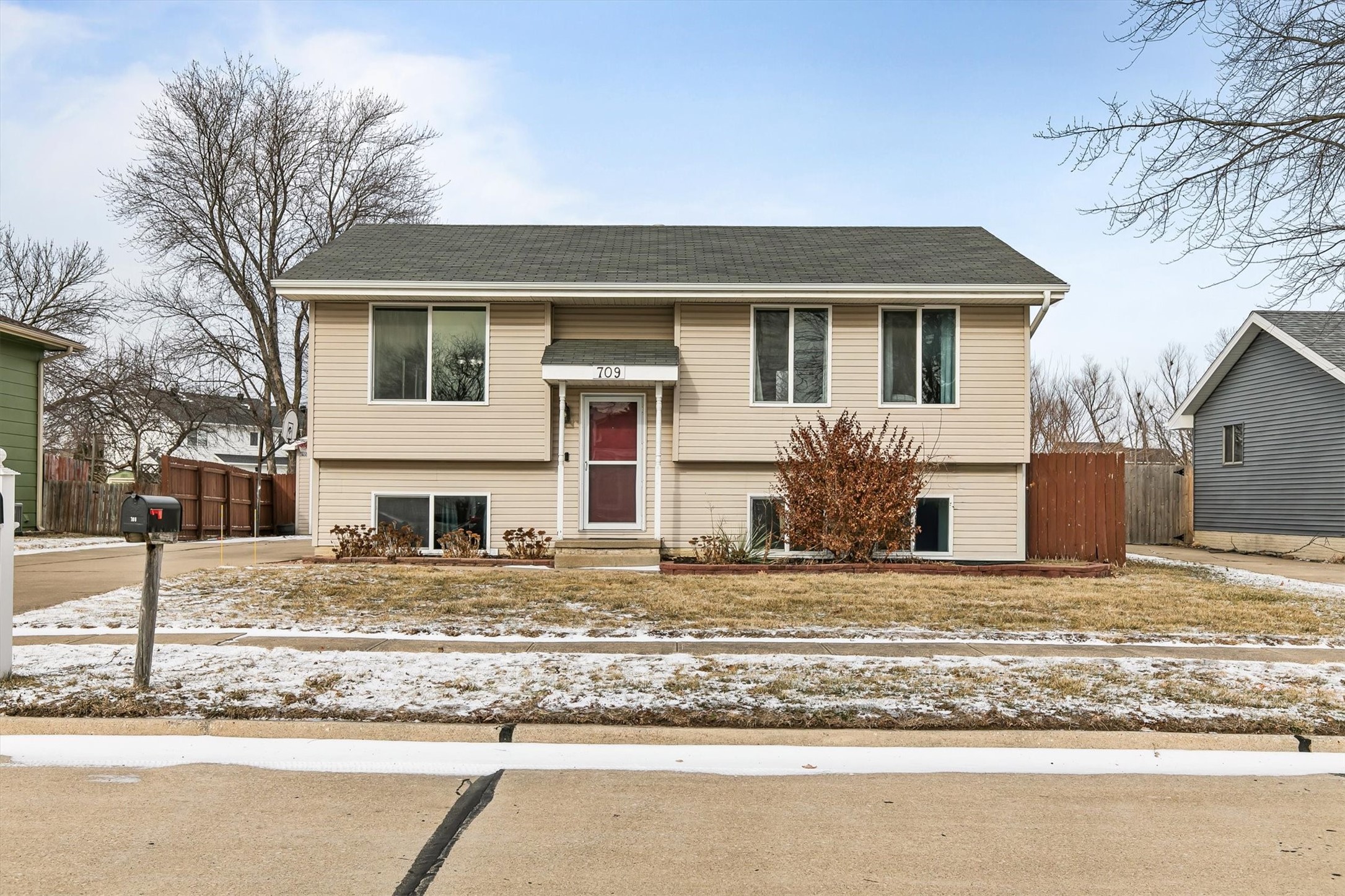 709 NE 9th Street