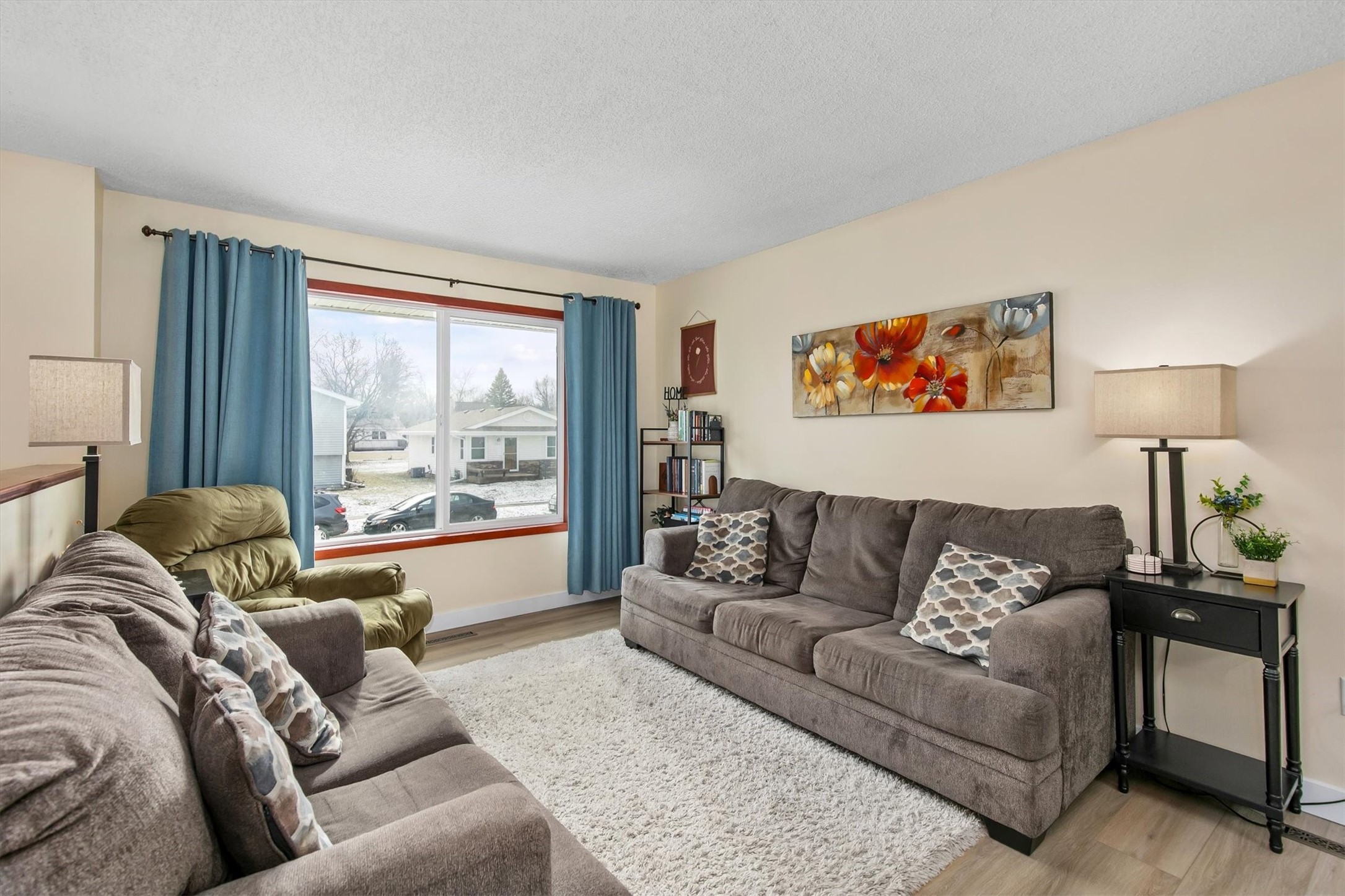 709 NE 9th Street