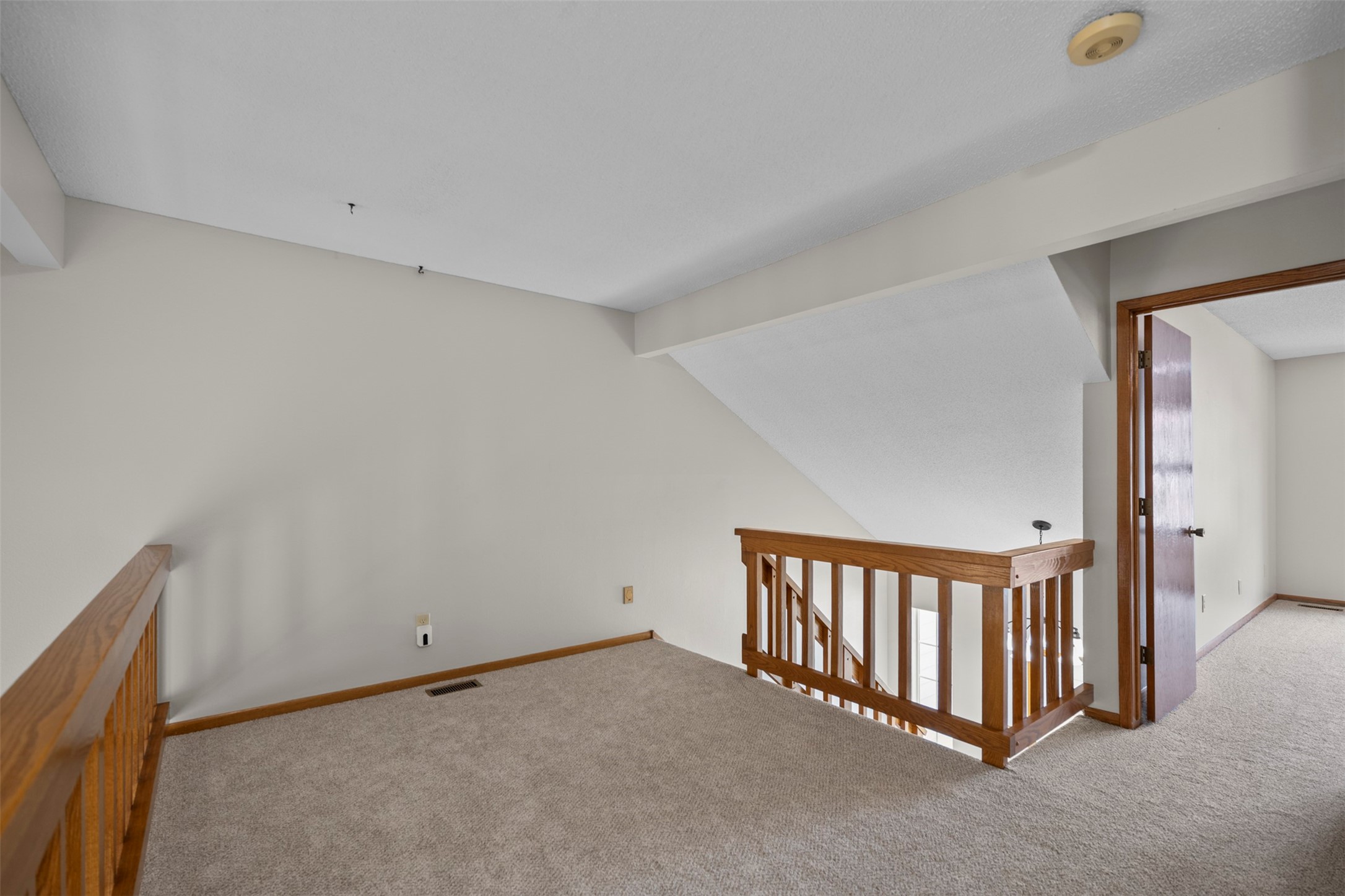 8024 Cobblestone Road