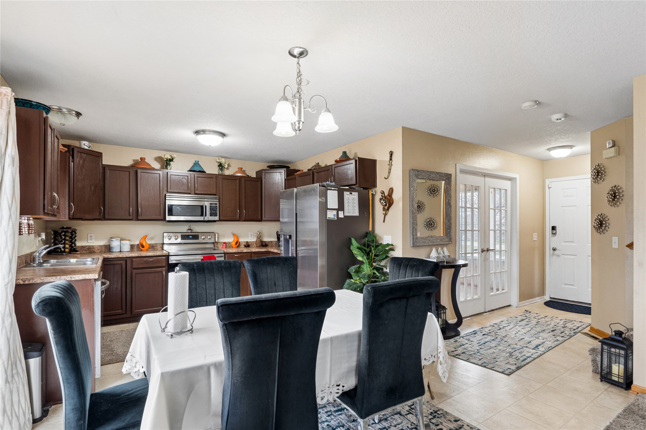 3123 SW Chestnut Court