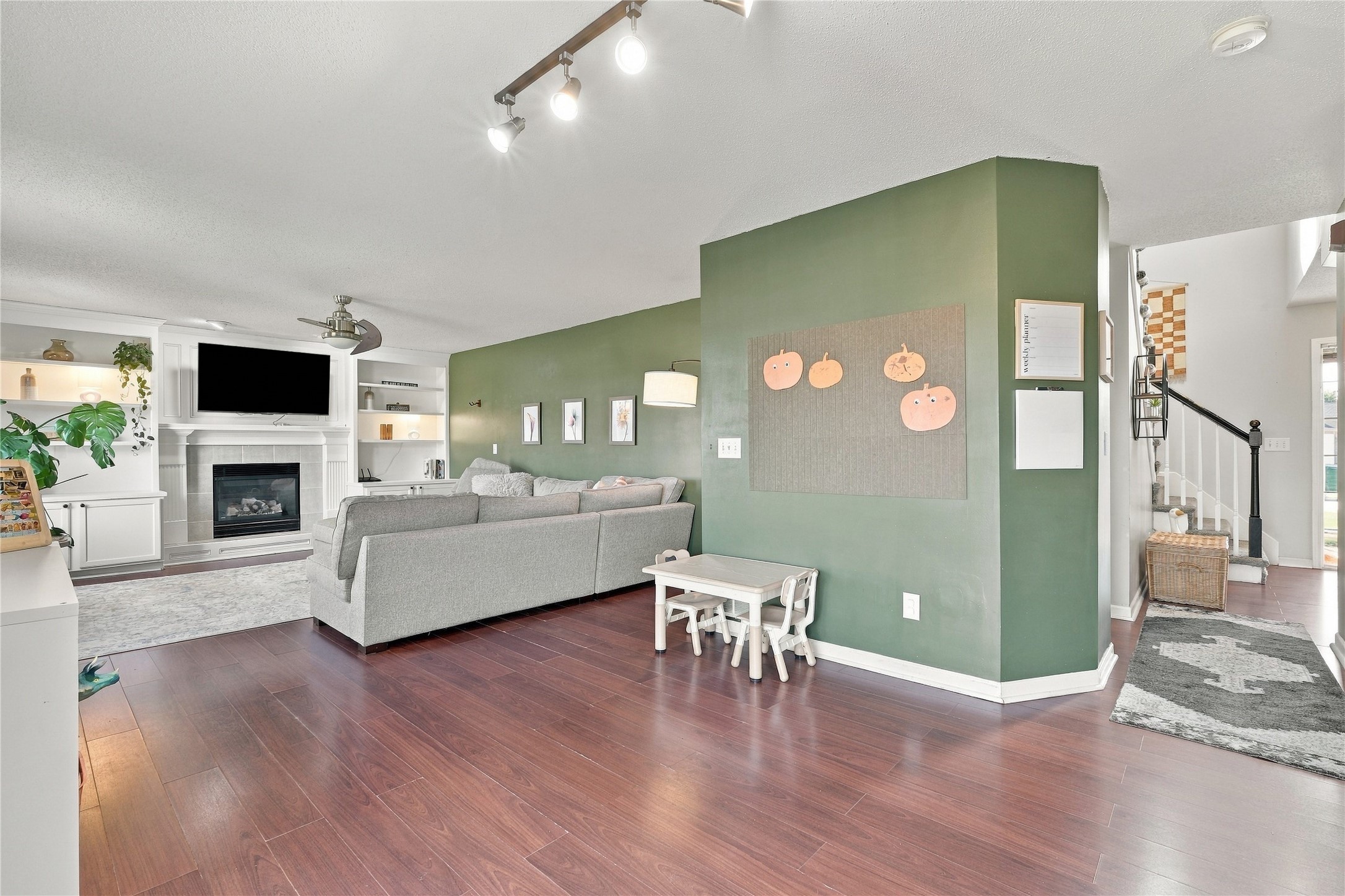 909 10th Street SE