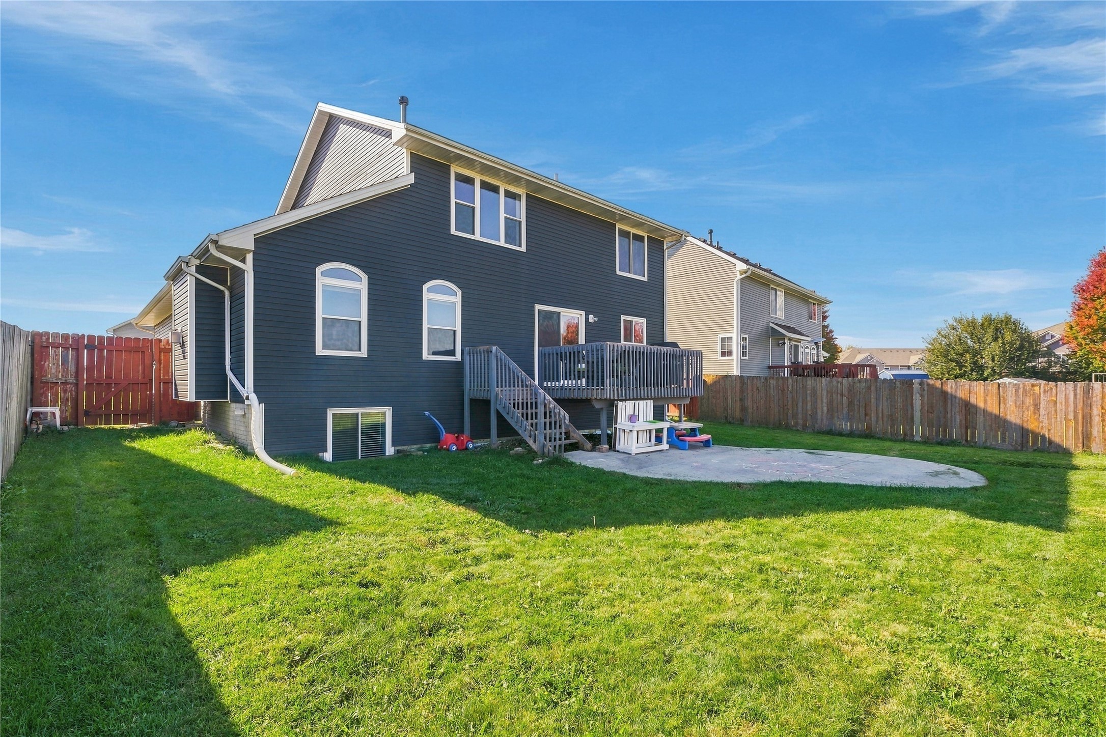 909 10th Street SE