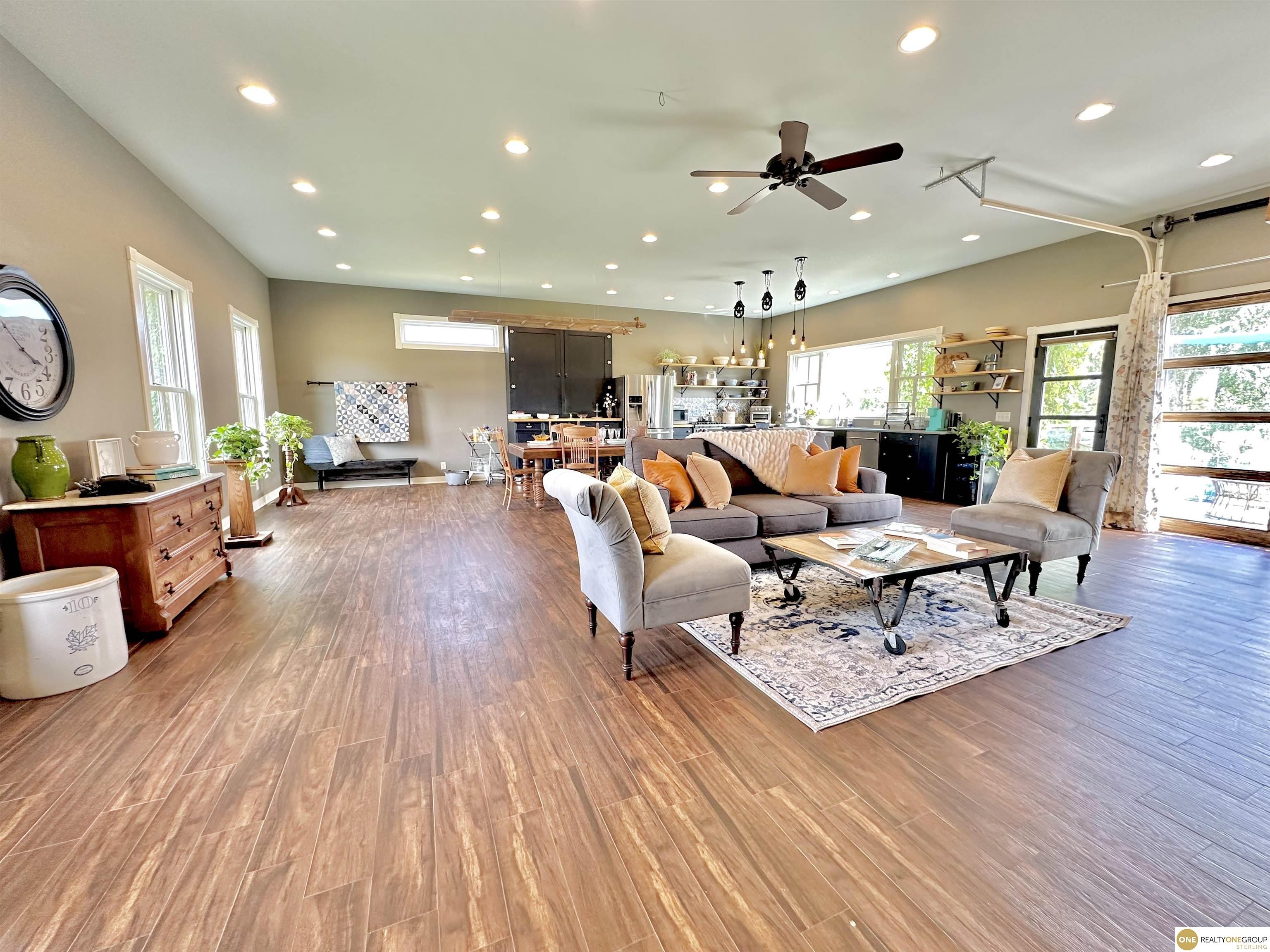 6277 W Leealan Lane